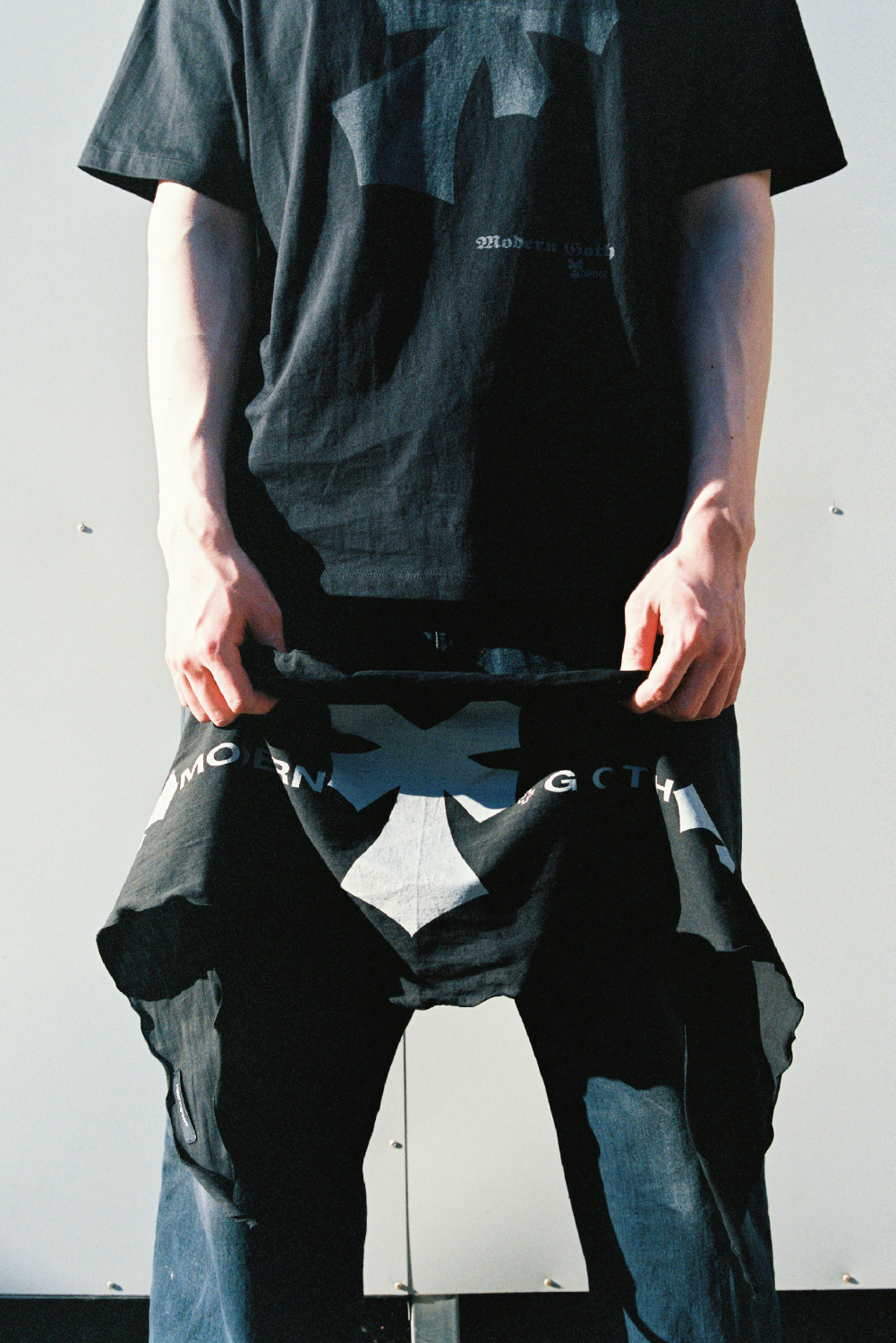 Hatchingroom - Tabber Symbol Graphic T-shirt (Black) product image 10 | TRAB K-Fashion Australia