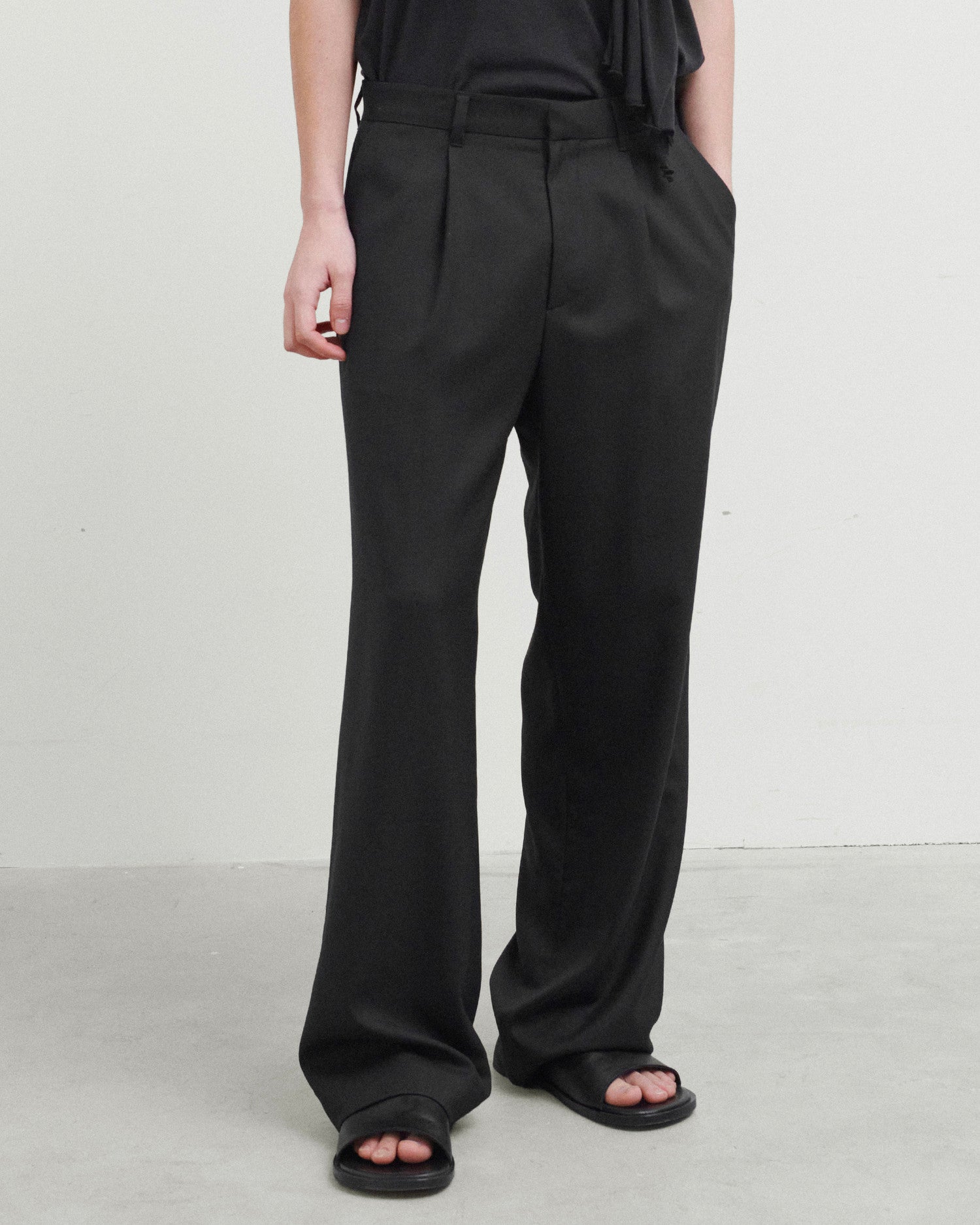 Brownyard - Wool One Tuck Trouser (Black) product image 4 | TRAB K-Fashion Australia