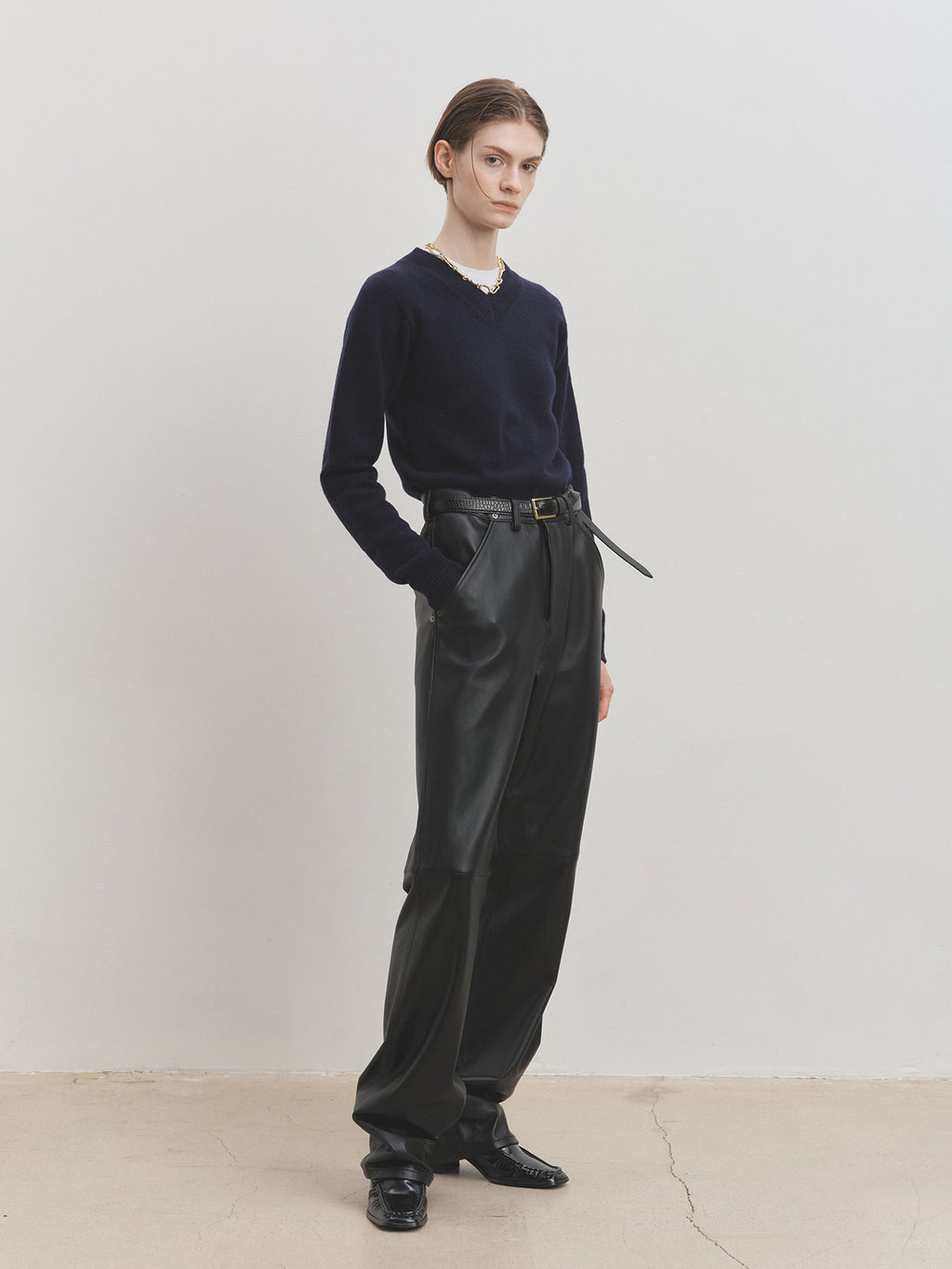 Tonywack - Cropped V-Neck Wool Sweater (Navy) product image 1 | TRAB K-Fashion Australia