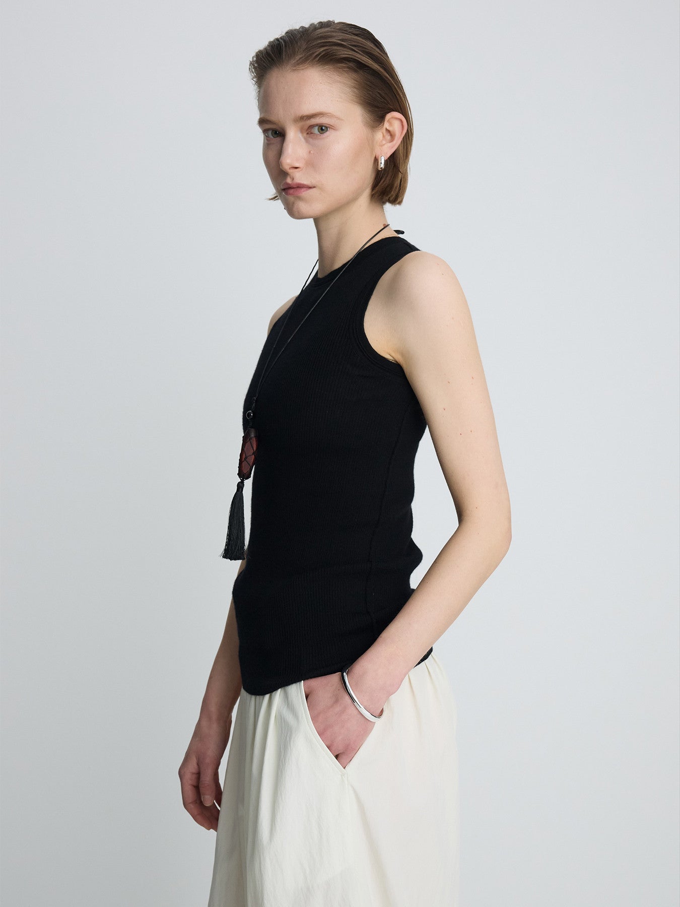 Tonywack - Wool Cashmere Ribbed Tank Top (Black) product image 3 | TRAB K-Fashion Australia