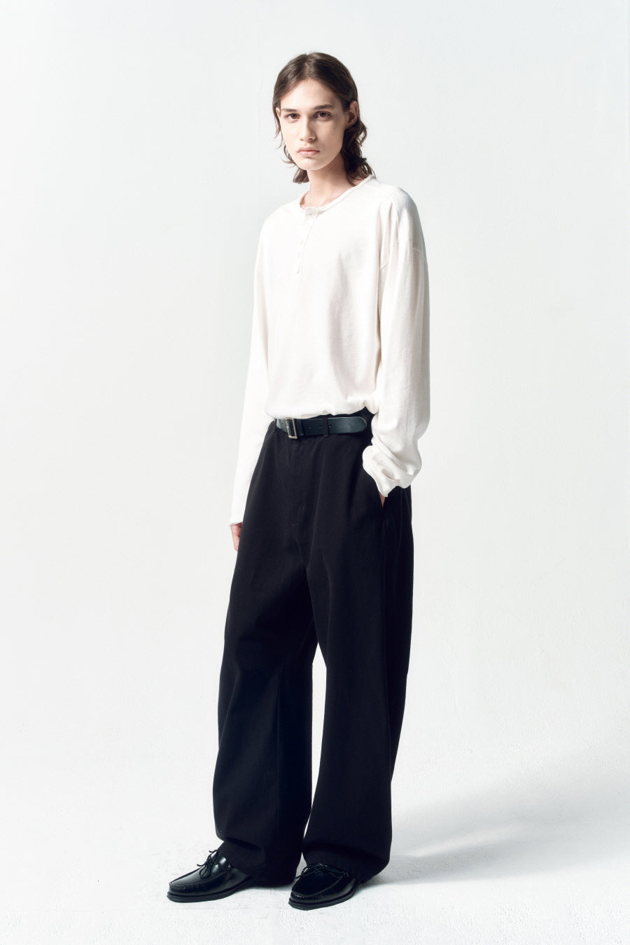 Insilence - Incision Curved Pants (Black) product image 3 | TRAB K-Fashion Australia