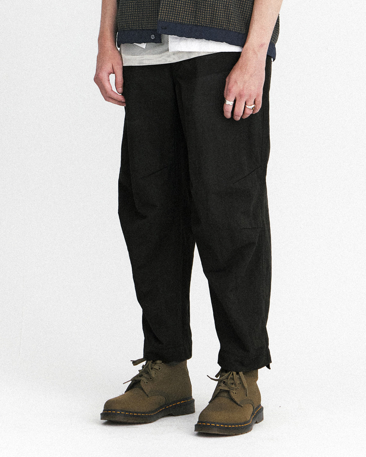 Eastlogue - Curve Knee Belted Pants (Black) product image 3 | TRAB K-Fashion Australia