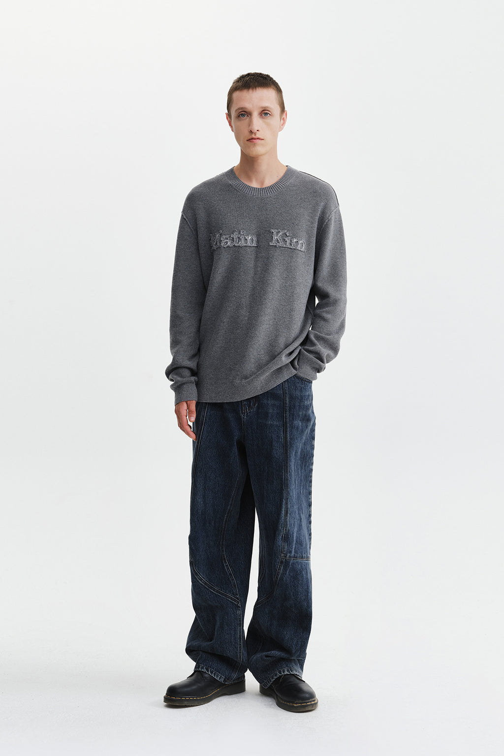 Matin Kim - Matin Applique Logo Knit Pullover (Grey) product image 10 | TRAB K-Fashion Australia