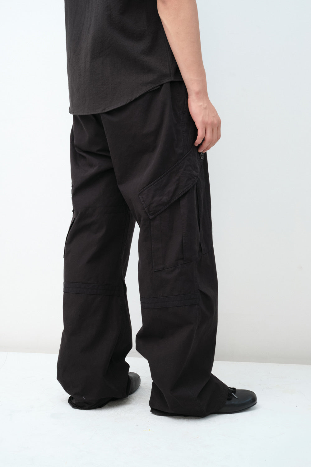 Hatchingroom - Curved Cargo Pants (Black) product image 7 | TRAB K-Fashion Australia