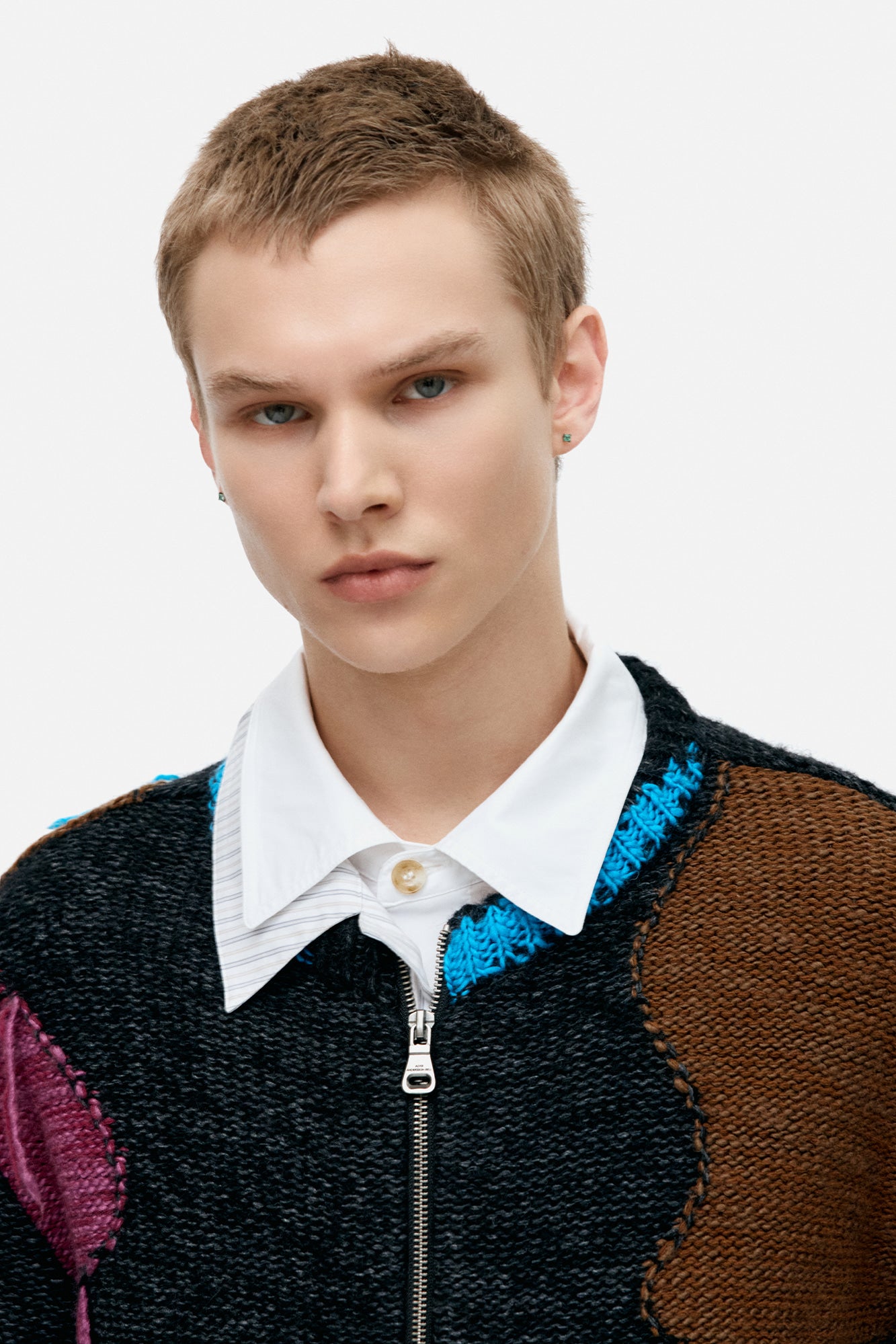 Andersson Bell - Unisex Intarisa Zip-Up Crewneck Sweater (Black) product image 5 | TRAB K-Fashion Australia