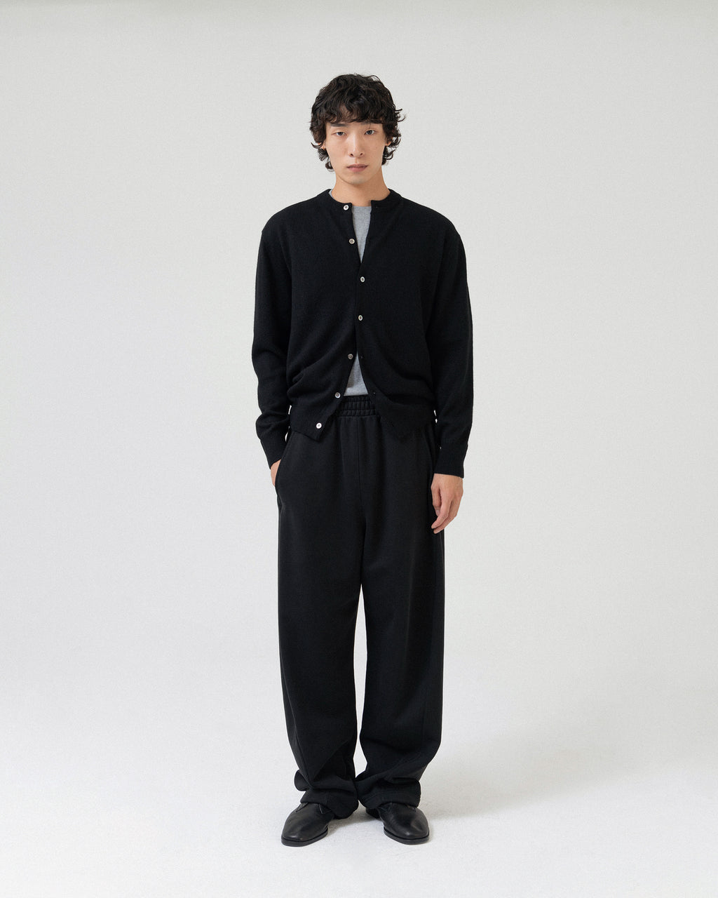 Brownyard - Baggy Sweat Pants (Black) product image 1 | TRAB K-Fashion Australia