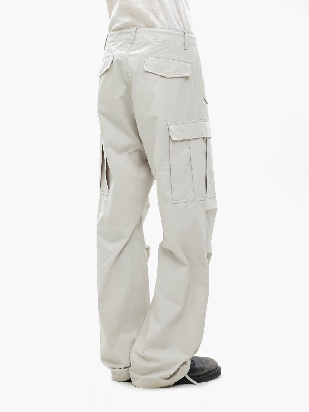 Jiyong Kim - Sun-Bleached Multi Pocket Pants (Light Grey) product image 5 | TRAB K-Fashion Australia