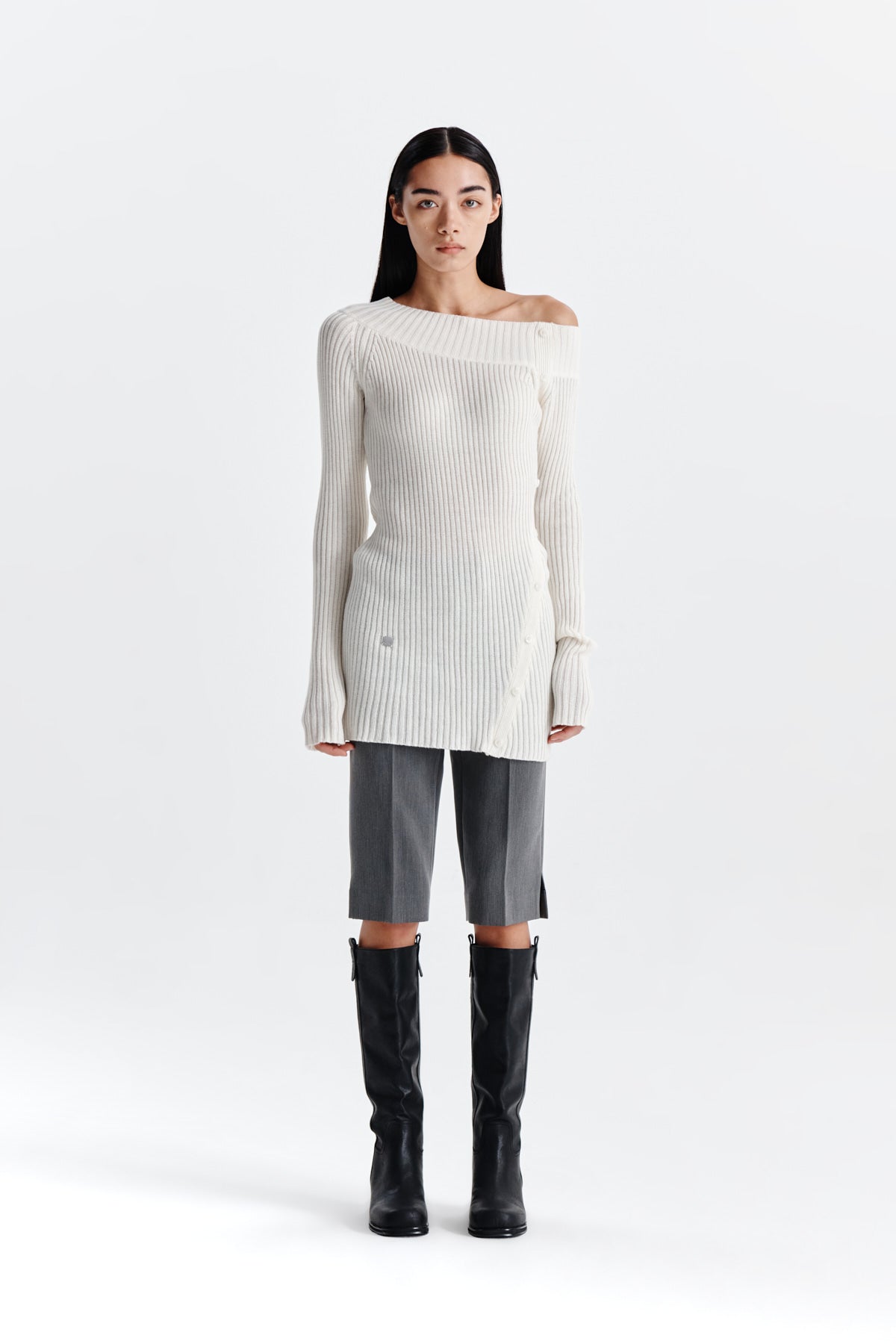 Matin Kim - Capri Slit Pants (Grey) product image 10 | TRAB K-Fashion Australia