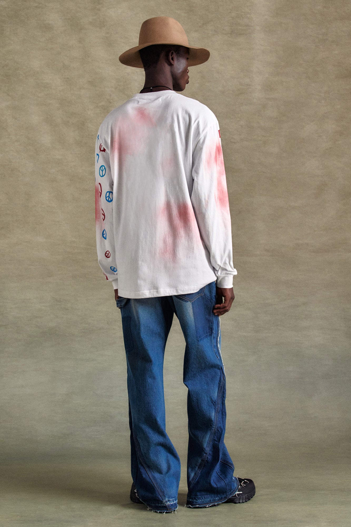 Andersson Bell - Unisex Love L/s T-Shirts (White) product image 2 | TRAB K-Fashion Australia