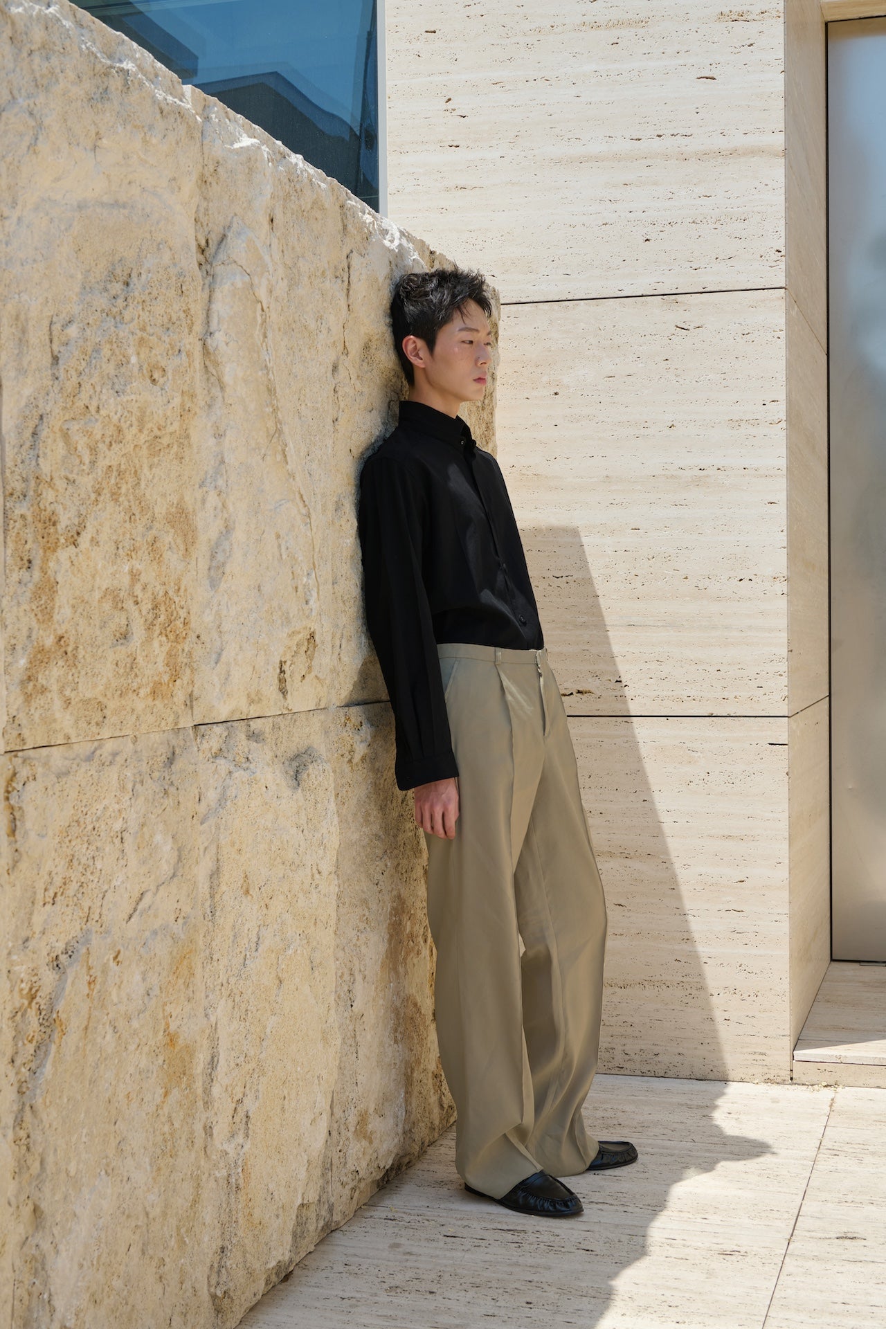 STU - Low Rise Pin Tuck Linen Slacks (Beige) product image 2 | TRAB K-Fashion Australia