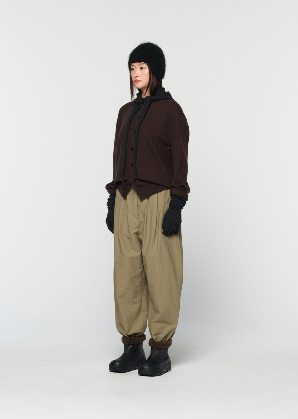Amomento - drawstring curved pants (Khaki) product image 3 | TRAB K-Fashion Australia