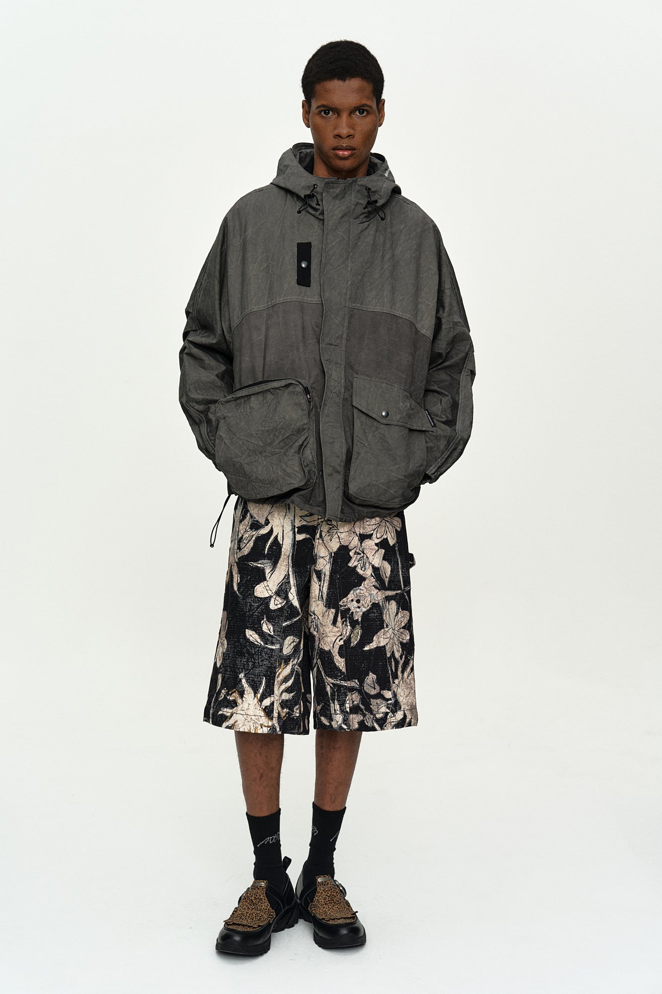 Andersson Bell - Flower Printed Carpenter Shorts (Black/Beige) product image 2 | TRAB K-Fashion Australia