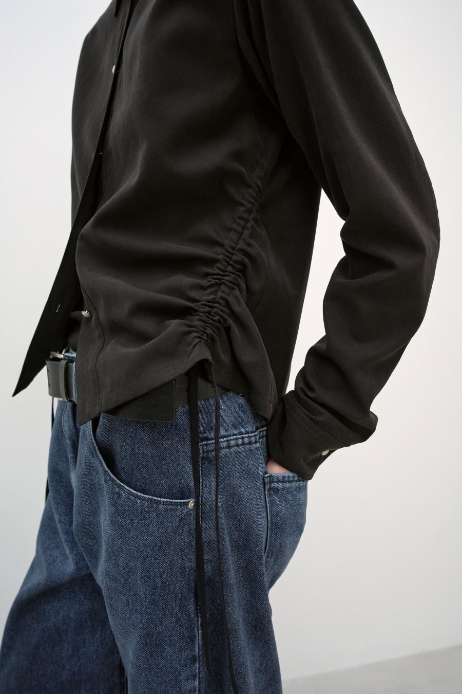 Insilence - Soft Shirring Shirt (Black) product image 5 | TRAB K-Fashion Australia