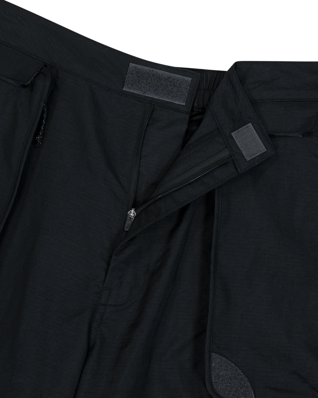 yeseyesee - Striking Cargo Shorts (Black) product image 3 | TRAB K-Fashion Australia