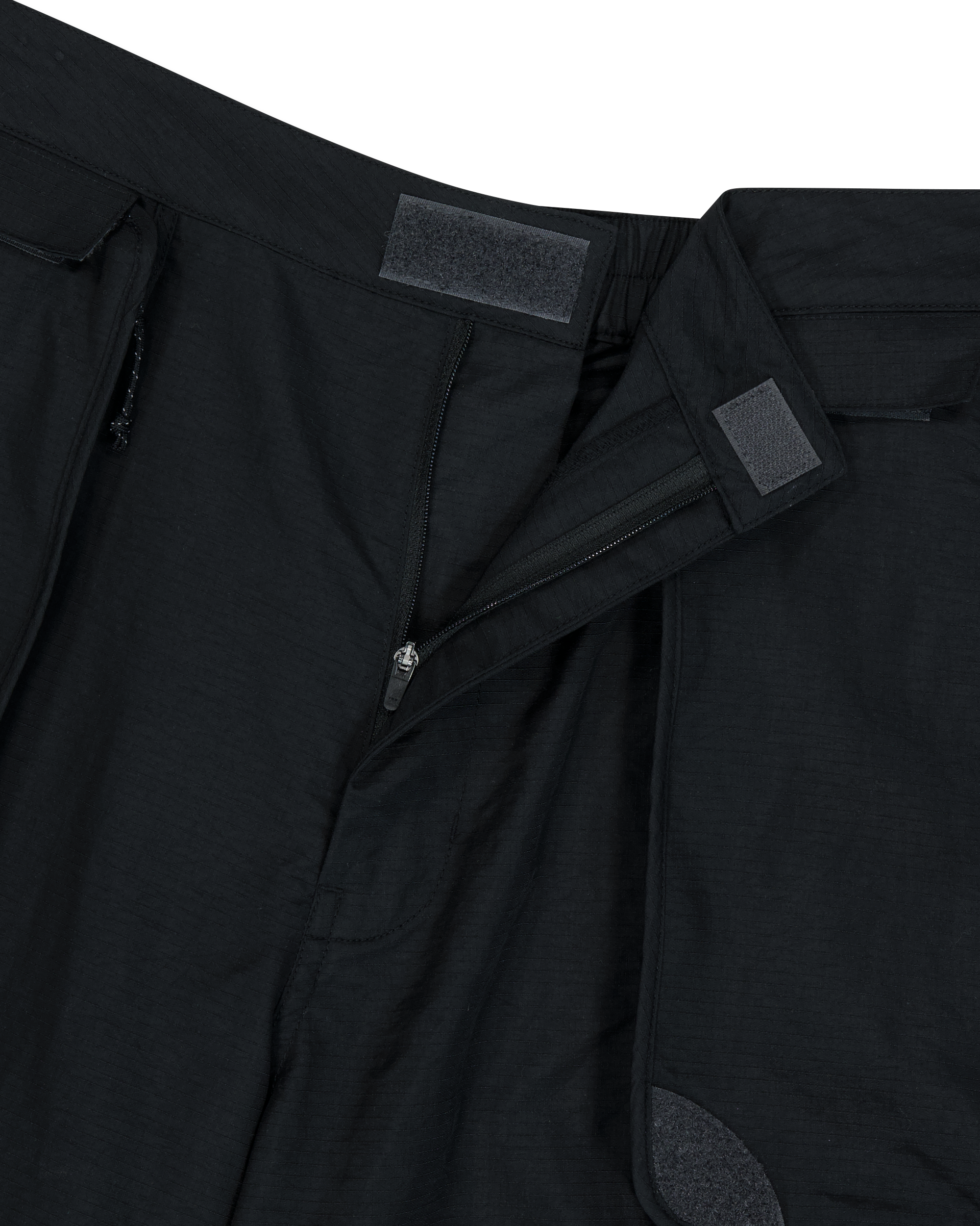 yeseyesee - Striking Cargo Shorts (Black) product image 3 | TRAB K-Fashion Australia
