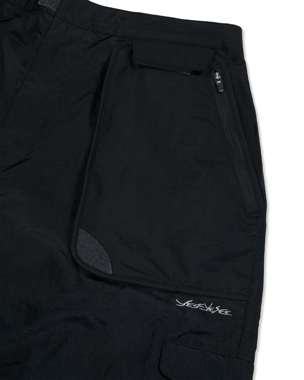yeseyesee - Striking Cargo Shorts (Black) product image 4 | TRAB K-Fashion Australia