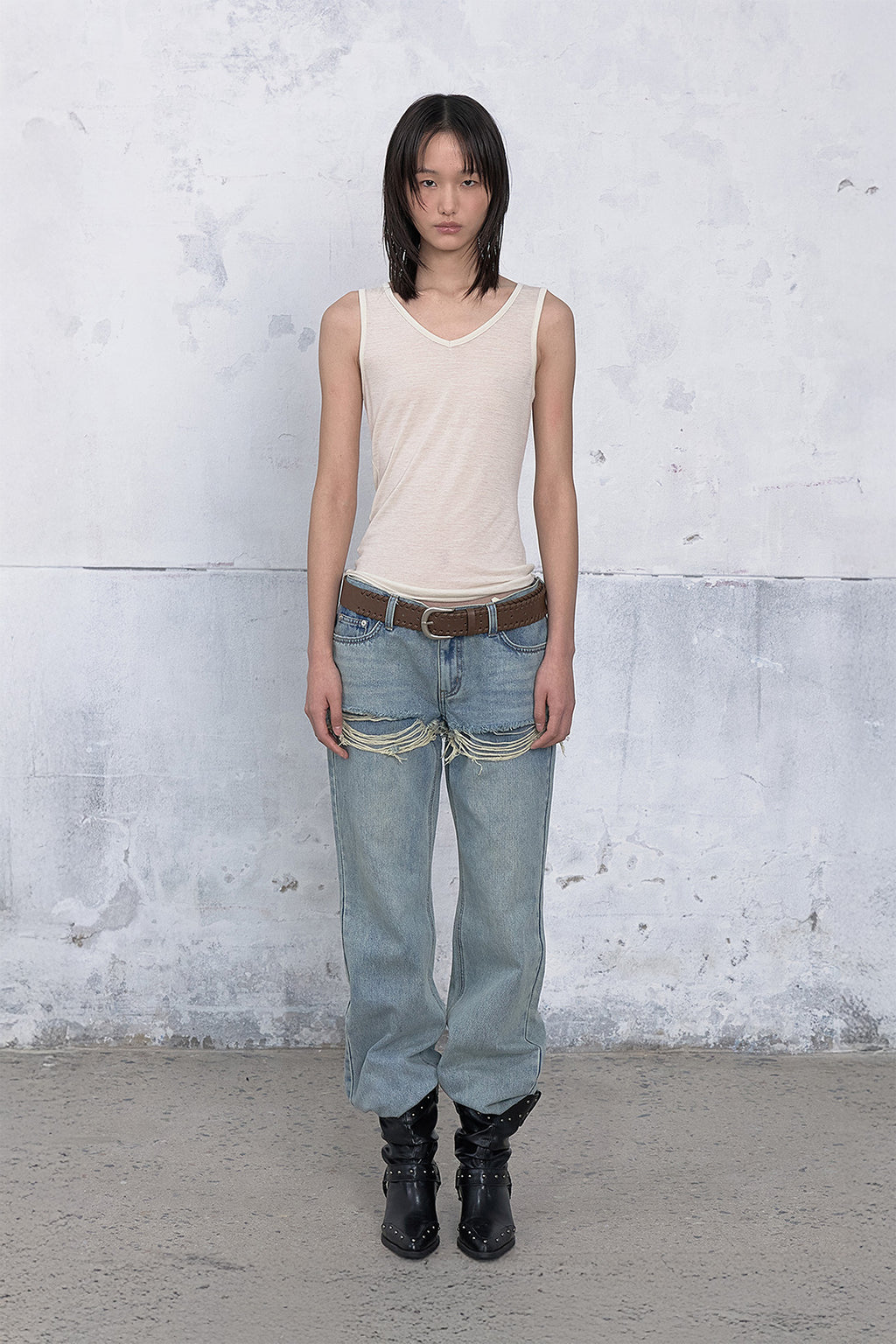 Deinet - Ist Kultur Sleeveless (Beige) product image 1 | TRAB K-Fashion Australia