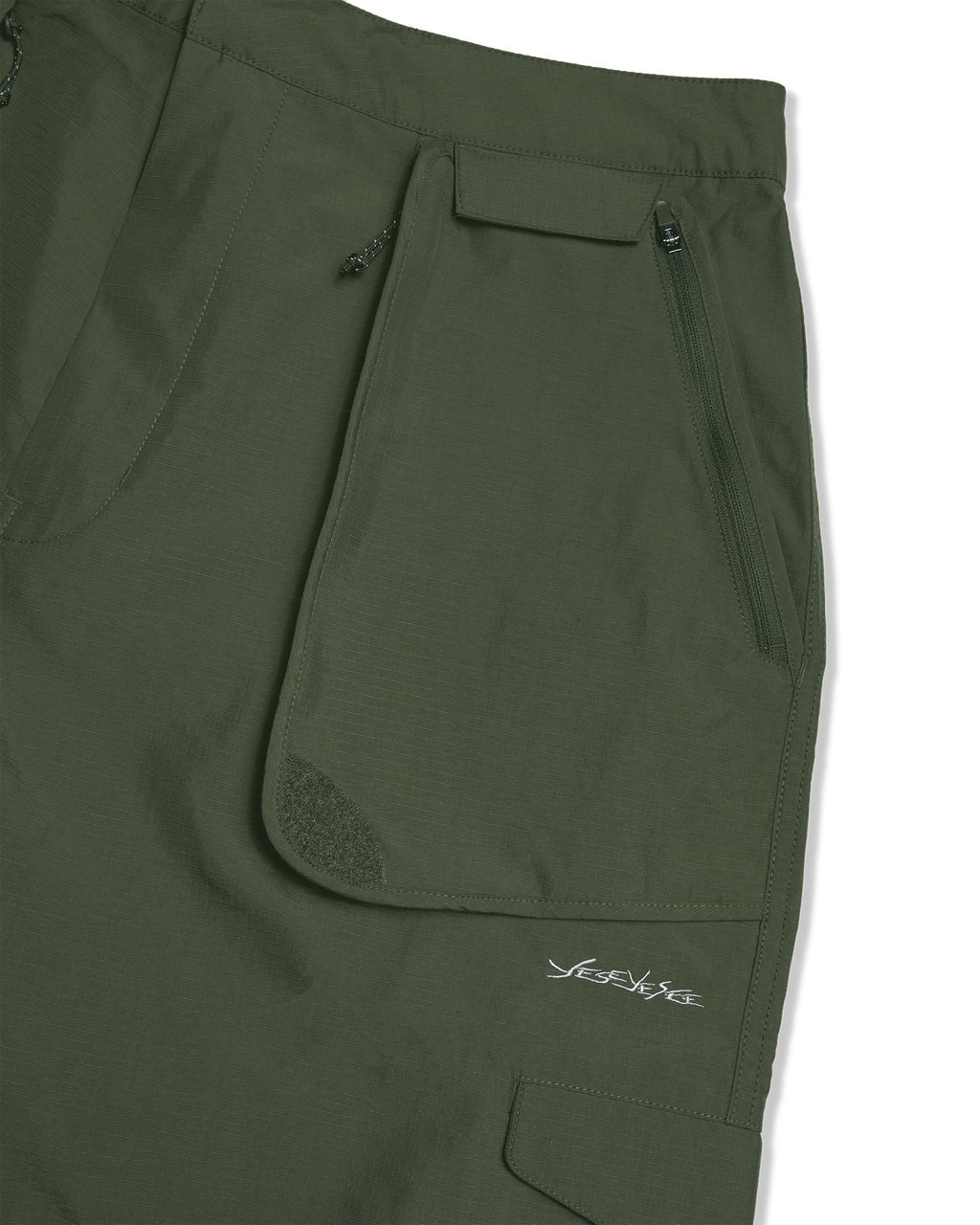 yeseyesee - Striking Cargo Shorts (Olive) product image 4 | TRAB K-Fashion Australia