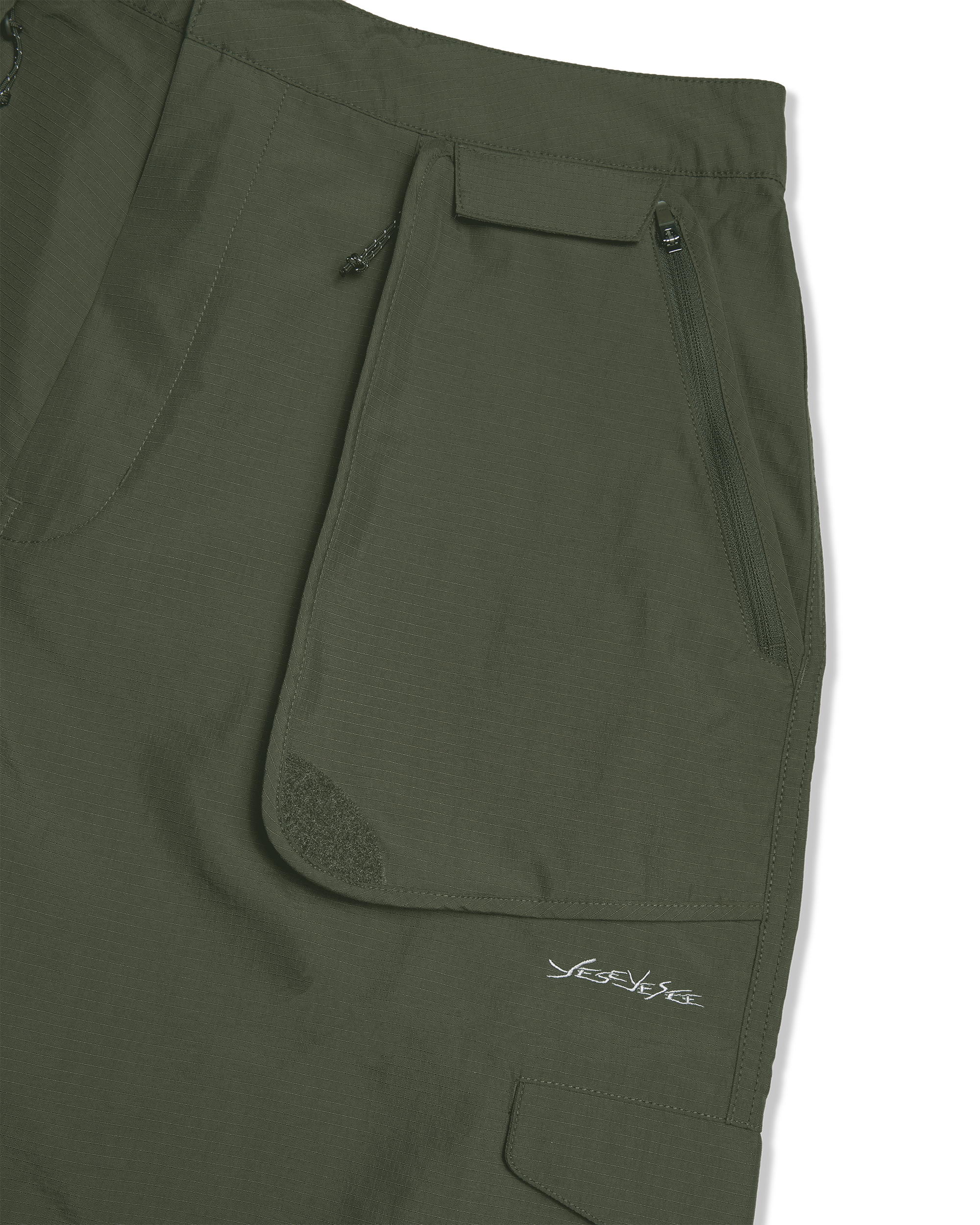yeseyesee - Striking Cargo Shorts (Olive) product image 4 | TRAB K-Fashion Australia