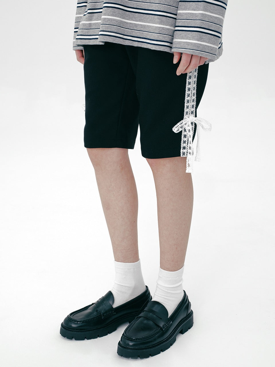 Margarin Fingers - Lace Capri Pants (Black) product image 1 | TRAB K-Fashion Australia