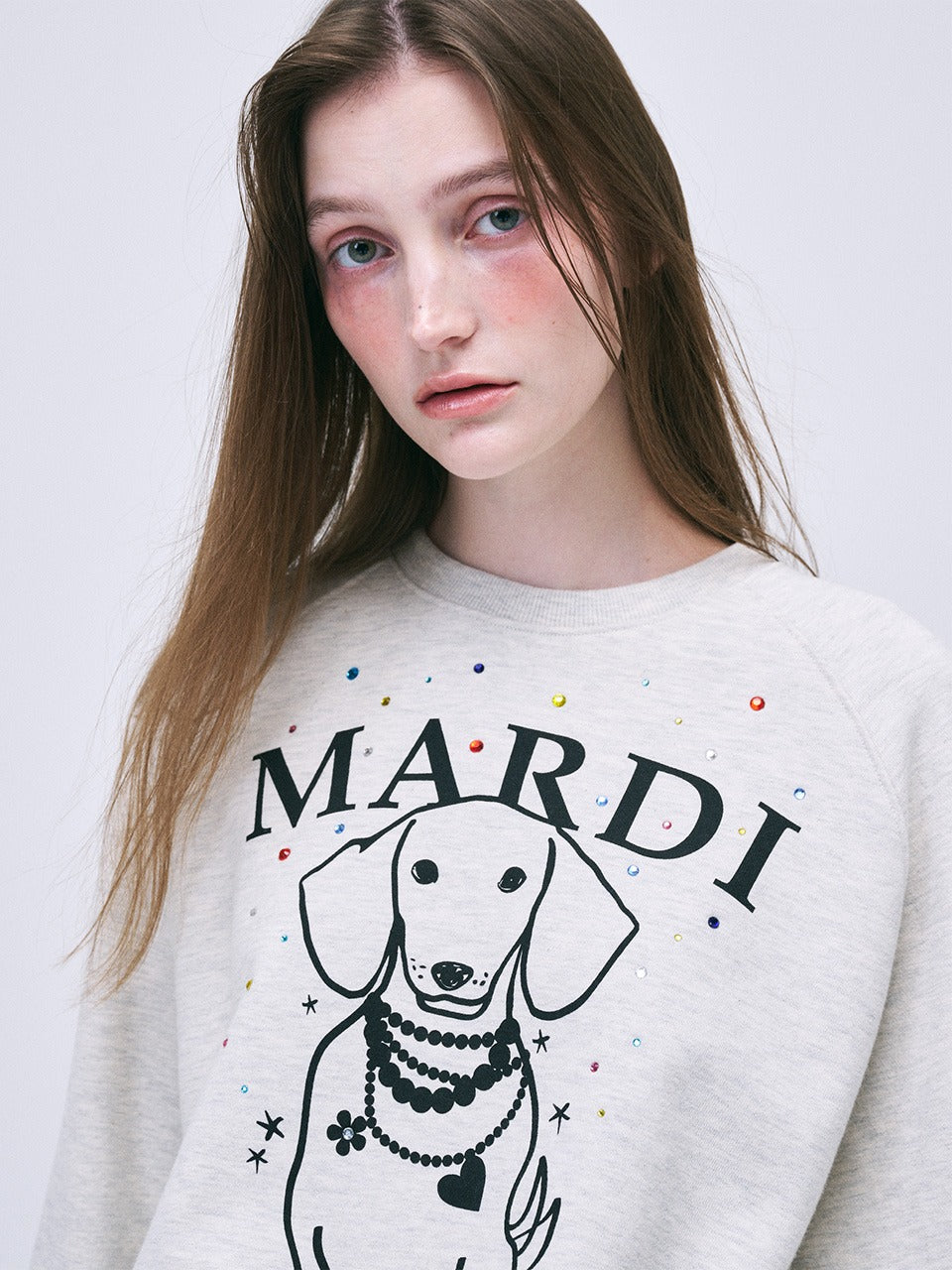 Mardi Mercredi - Sweatshirt Raglan Swing The Tail Ddanji Pearl Necklace Stone Embellished (Oatmeal Black) product image 1 | TRAB K-Fashion Australia