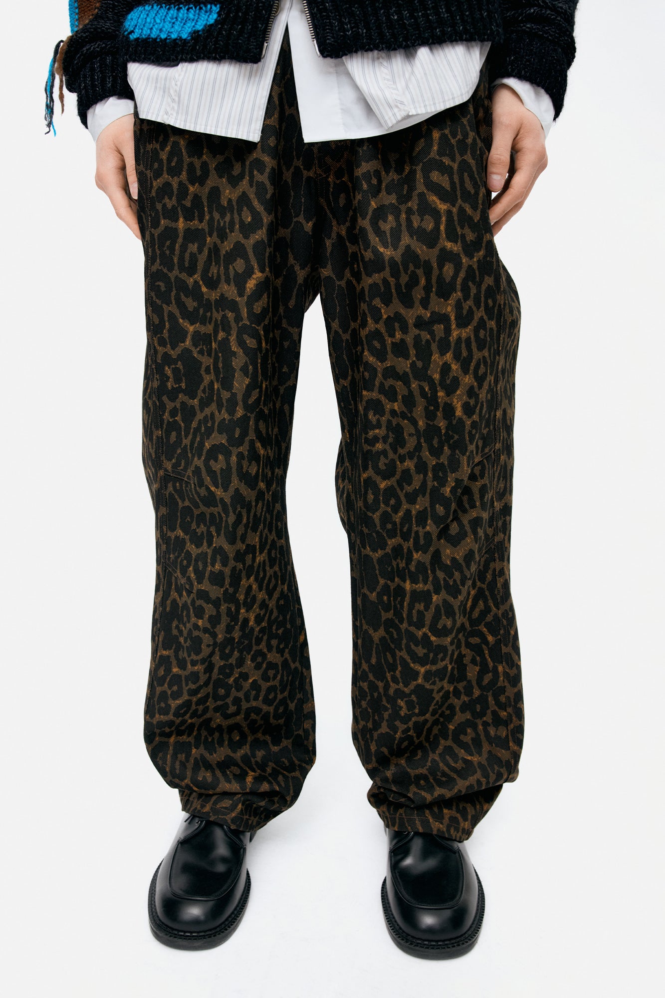 Andersson Bell - Crossover Carpenter Wide-Leg Jeans (Khaki) product image 4 | TRAB K-Fashion Australia