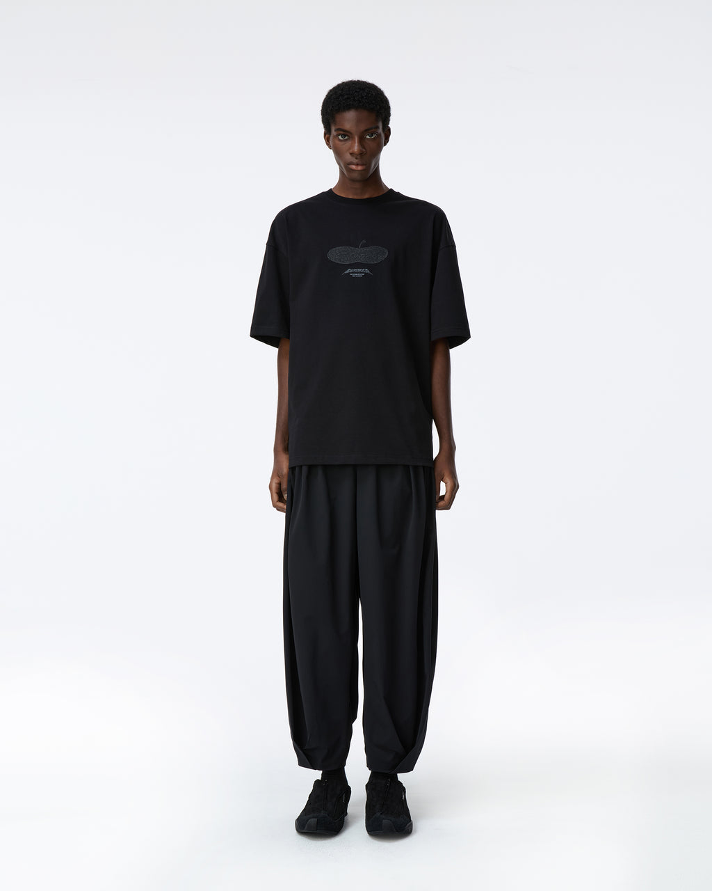Ader Error - Press Apple T-shirt Product. 47 (Noir) product image 2 | TRAB K-Fashion Australia