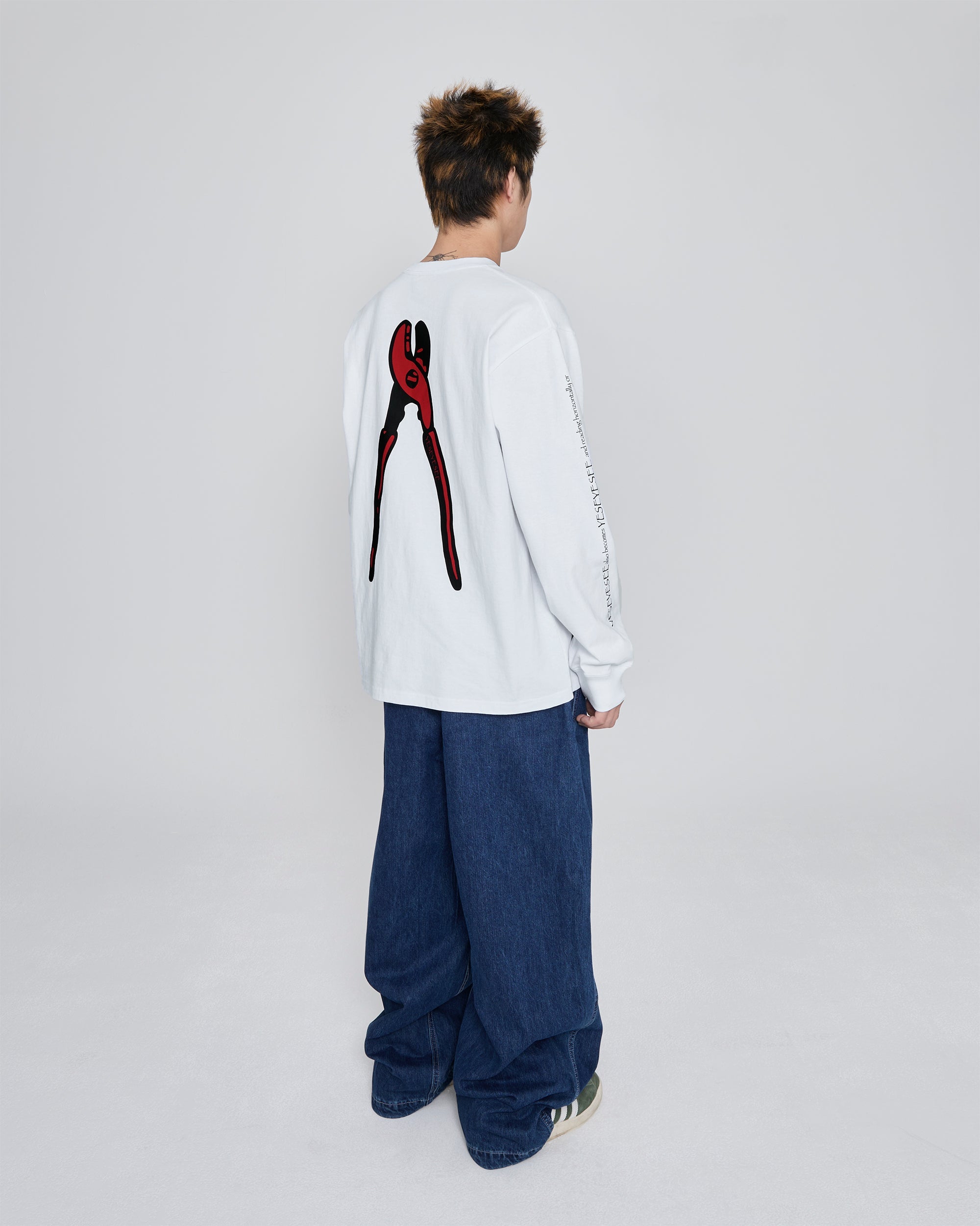 yeseyesee - Y.E.S Wire Logo L/S (White) product image 9 | TRAB K-Fashion Australia