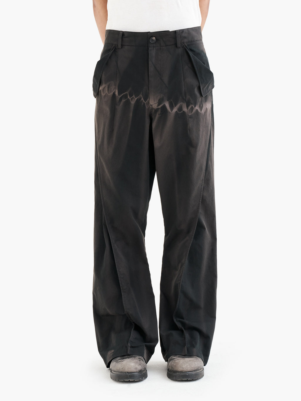 Jiyong Kim - Sun-Bleached Flap Detailed Trousers (Black) product image 4 | TRAB K-Fashion Australia