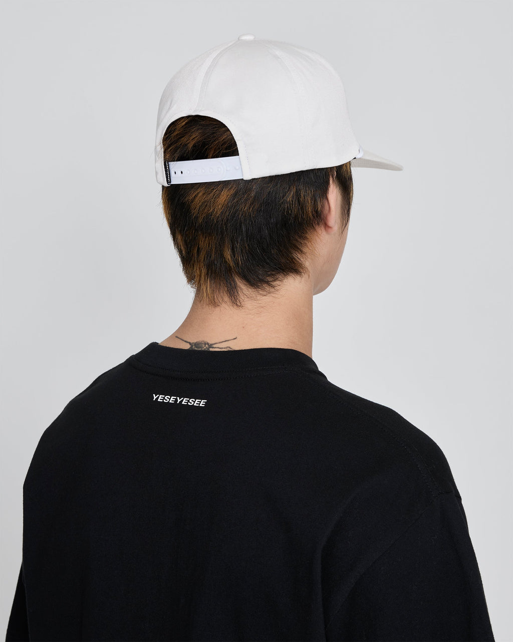 yeseyesee - Soccer Team Trucker (White) product image 6 | TRAB K-Fashion Australia