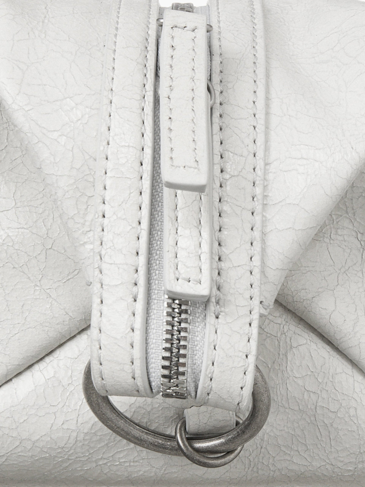 Marge Sherwood - Dumpling Ew Tote (Off White Cracked) product image 5 | TRAB K-Fashion Australia