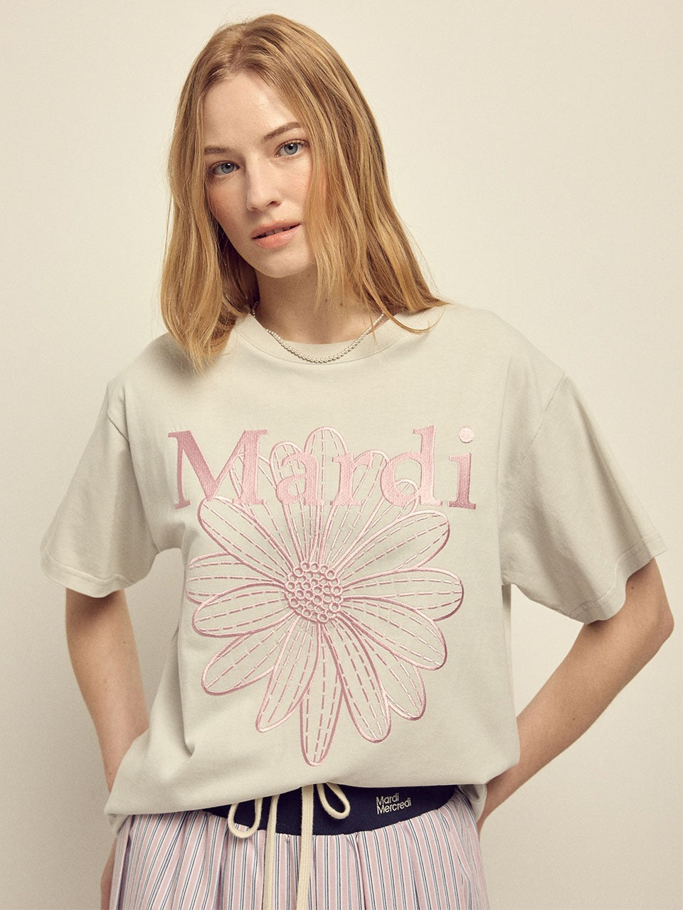 Mardi Mercredi - Tshirt Flowermardi Needlework (Lightgrey Pink) product image 1 | TRAB K-Fashion Australia