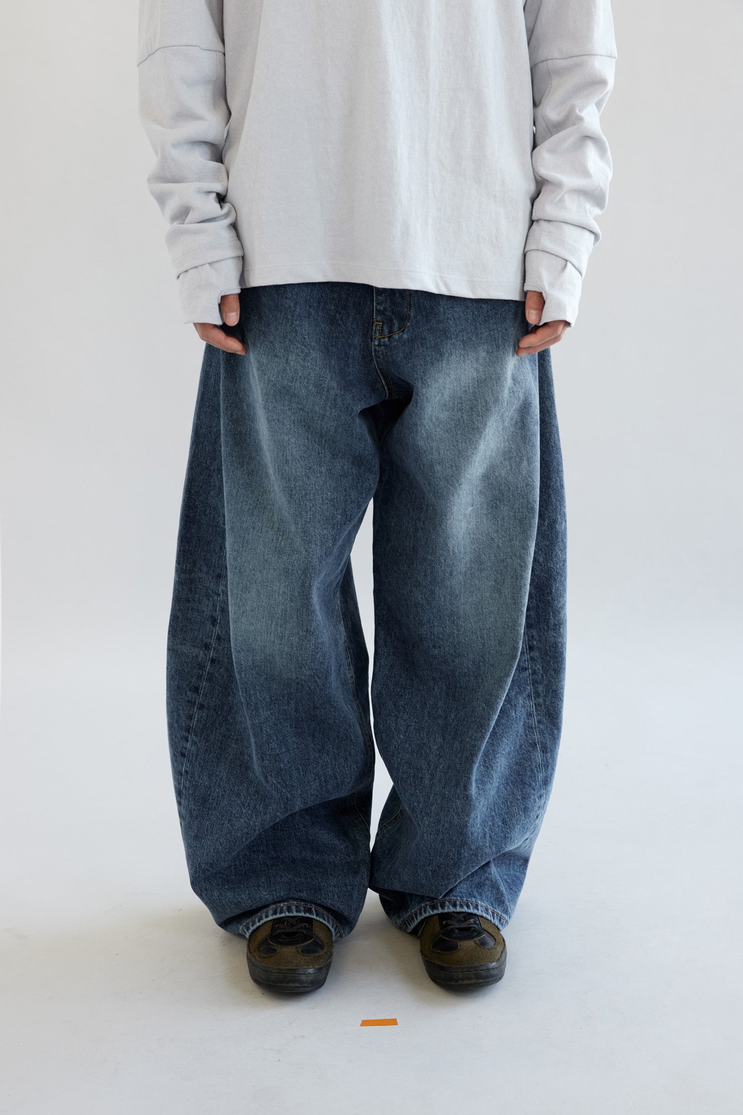 Hatchingroom - Wide Curve Jeans Washed (Blue) product image 7 | TRAB K-Fashion Australia