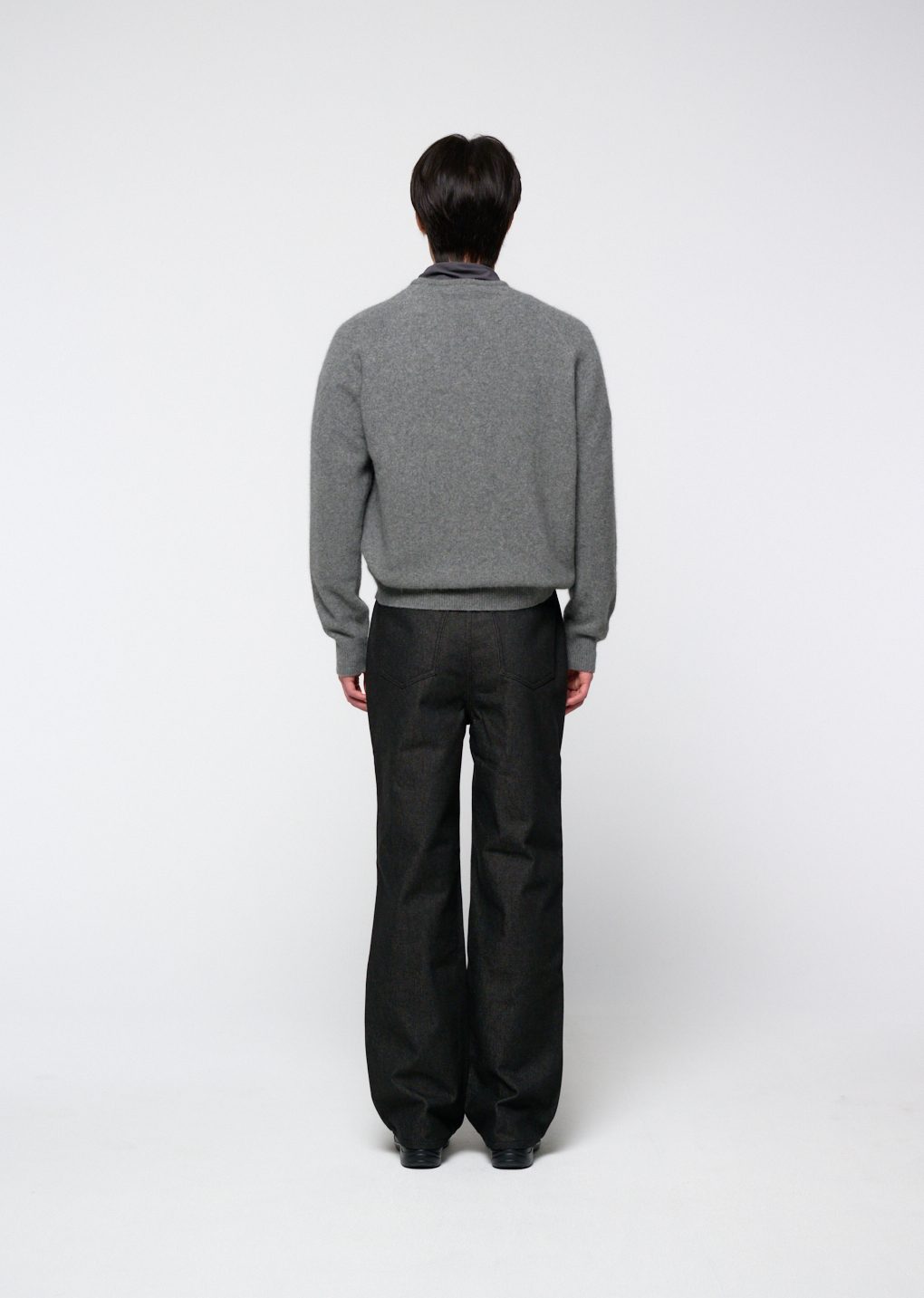 Amomento - Racoon v-neck knit (Grey) product image 7 | TRAB K-Fashion Australia