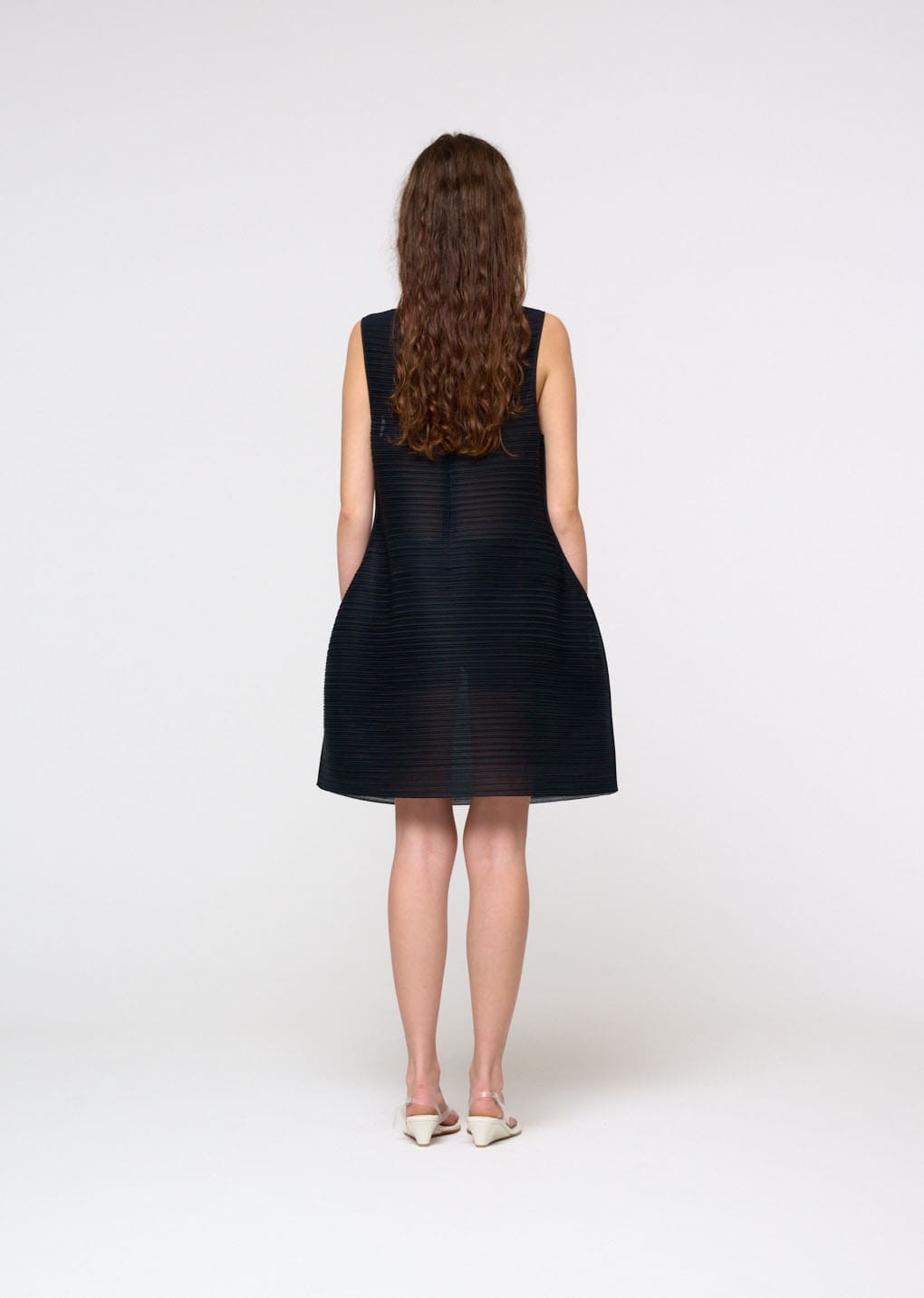 Amomento - Pleats Hourglass Mini Dress (Black) product image 4 | TRAB K-Fashion Australia
