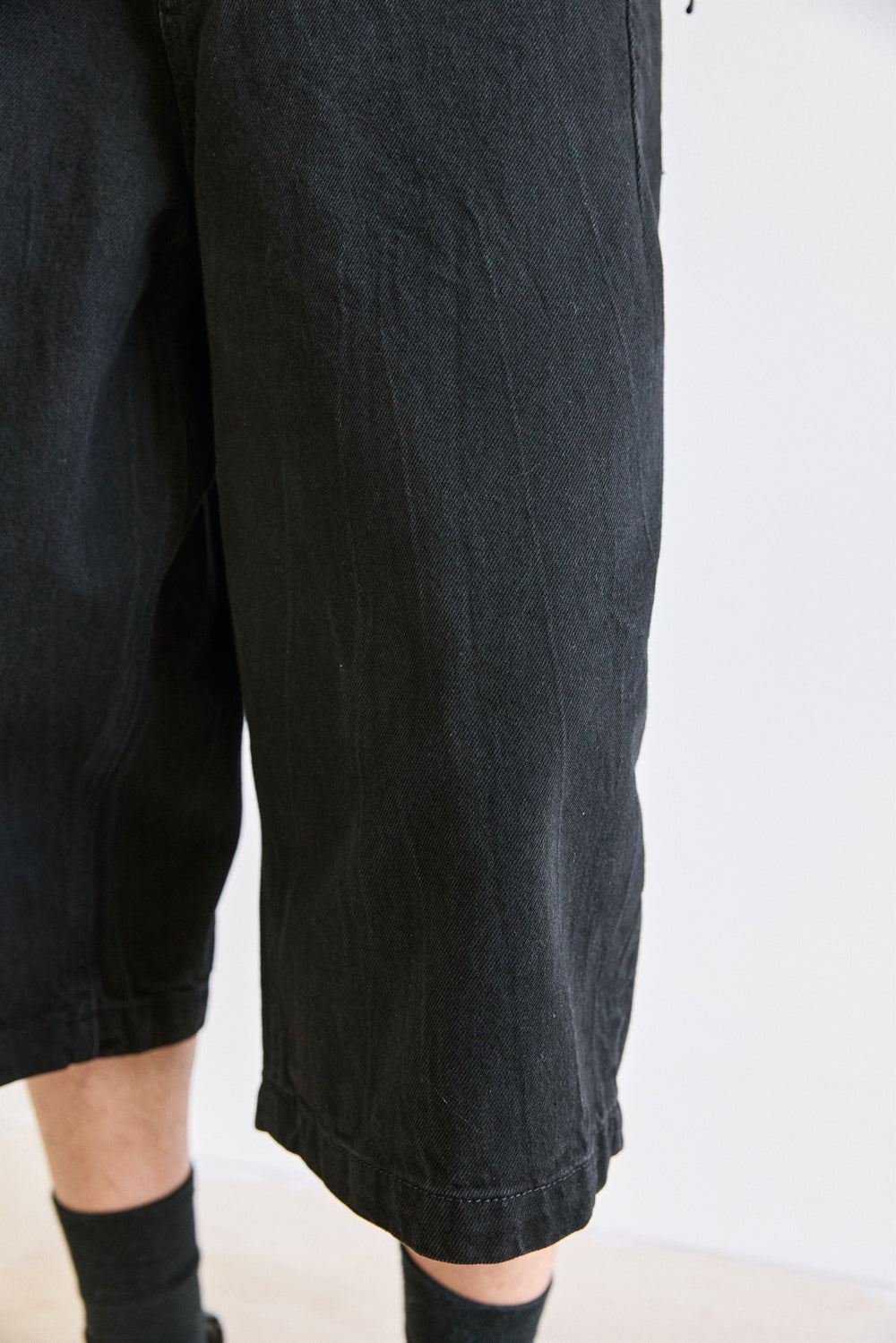 Hatchingroom - Bermuda Denim Shorts Crinkle (Black) product image 12 | TRAB K-Fashion Australia