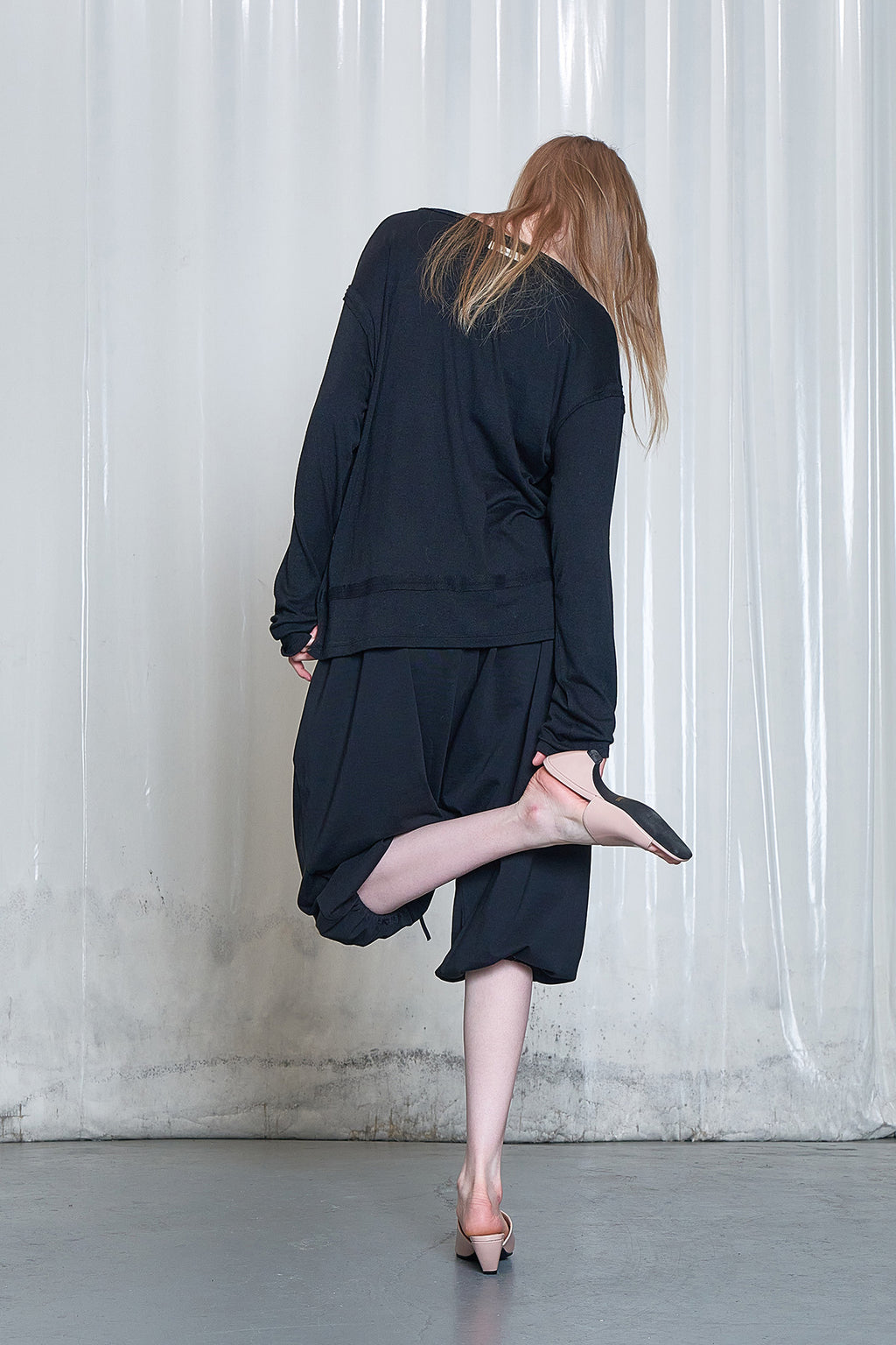 Deinet - Raw V Long Sleeve (Black) product image 5 | TRAB K-Fashion Australia
