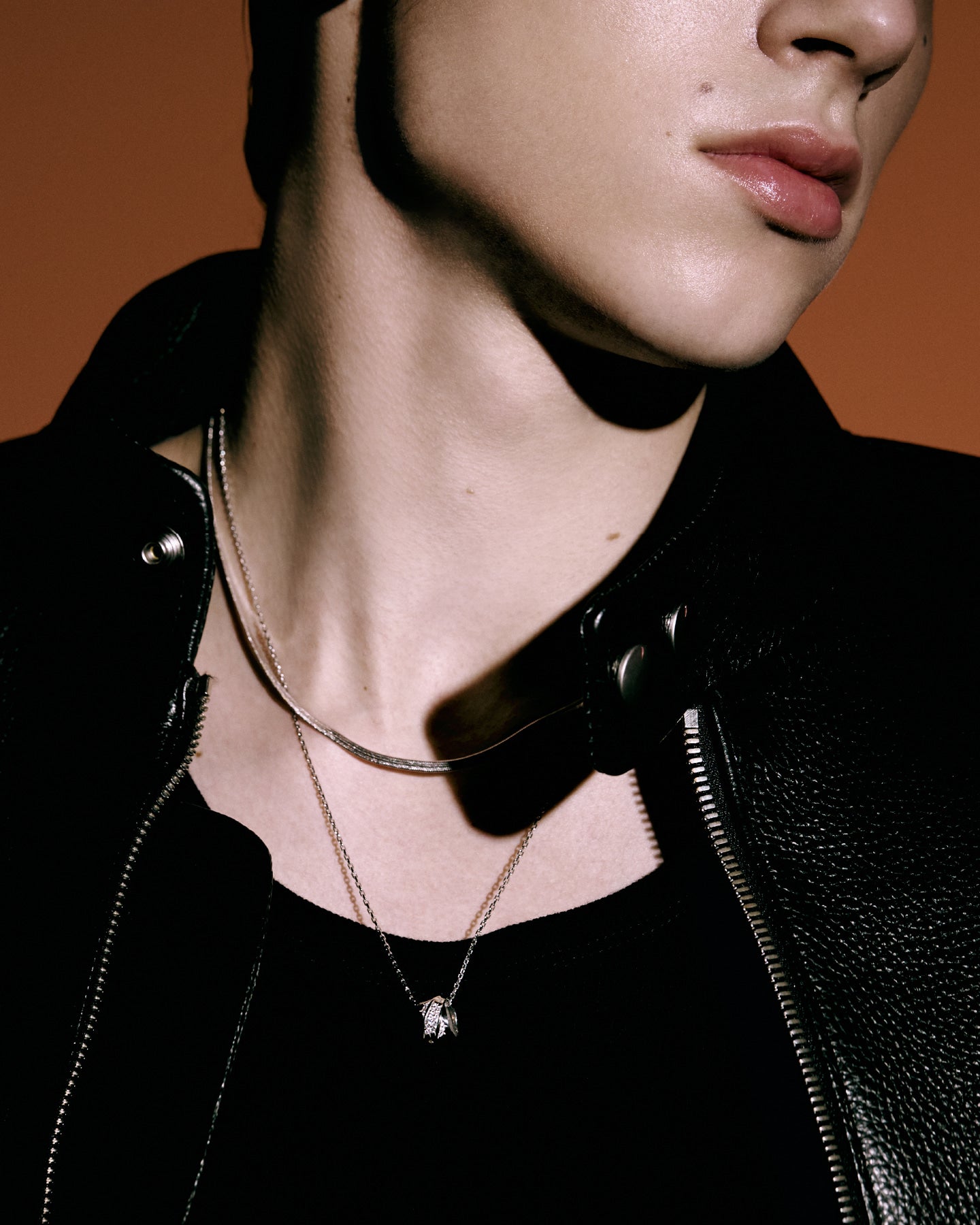 Numbering - Pave Sculpted Wave Cylinder Necklace #3818 product image 4 | TRAB K-Fashion Australia