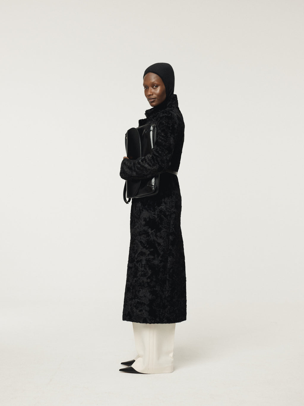 Recto - Slim Fit Faux Fur Coat (Black) product image 4 | TRAB K-Fashion Australia