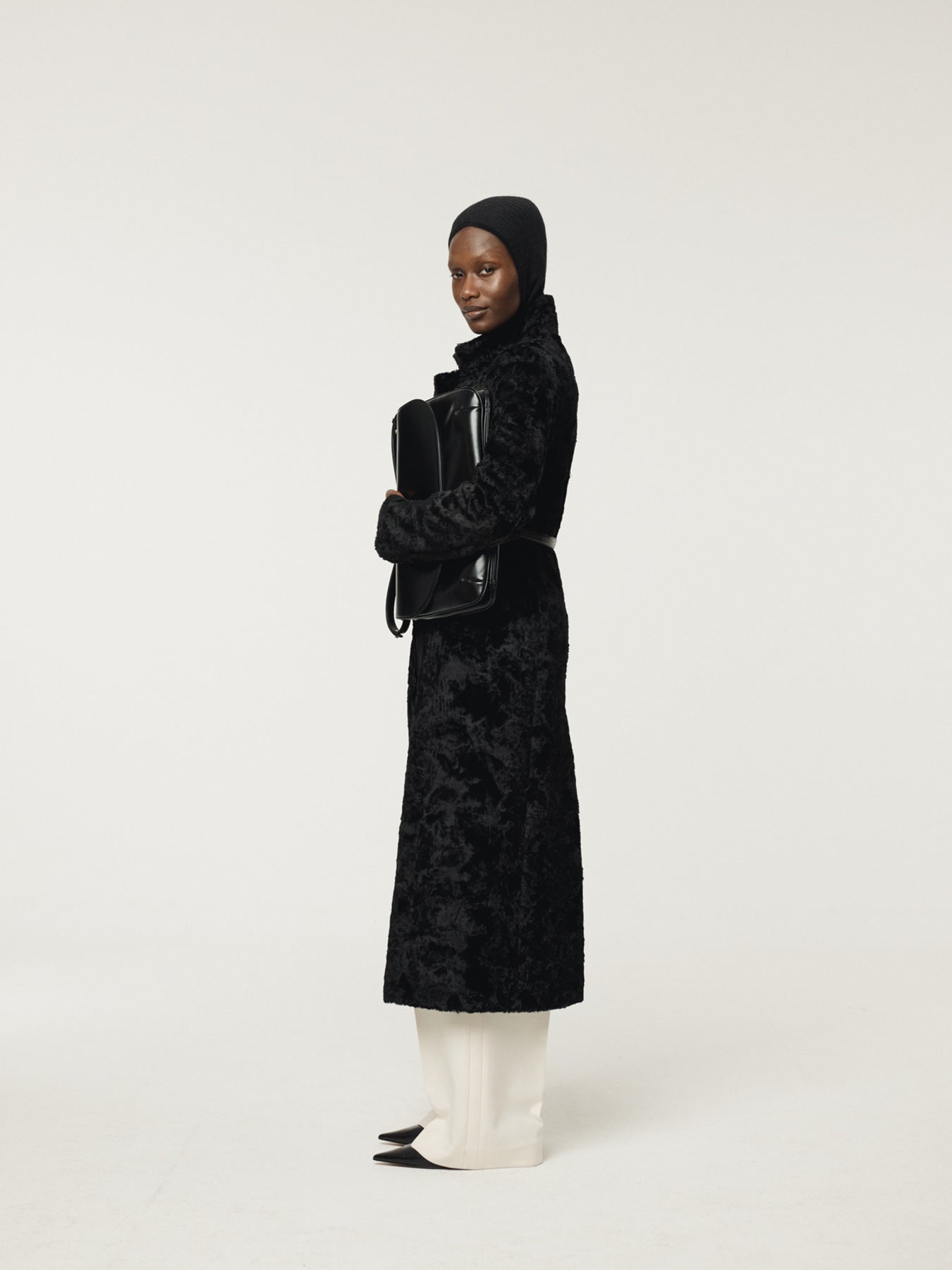 Recto - Slim Fit Faux Fur Coat (Black) product image 4 | TRAB K-Fashion Australia