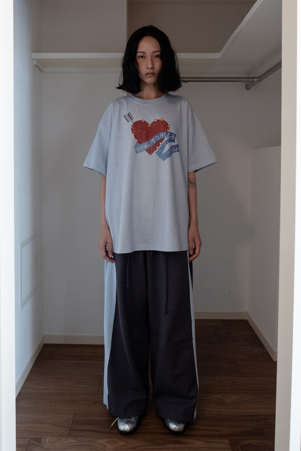 Deinet - Stud Heart T-Shirt (Ice Blue) product image 1 | TRAB K-Fashion Australia