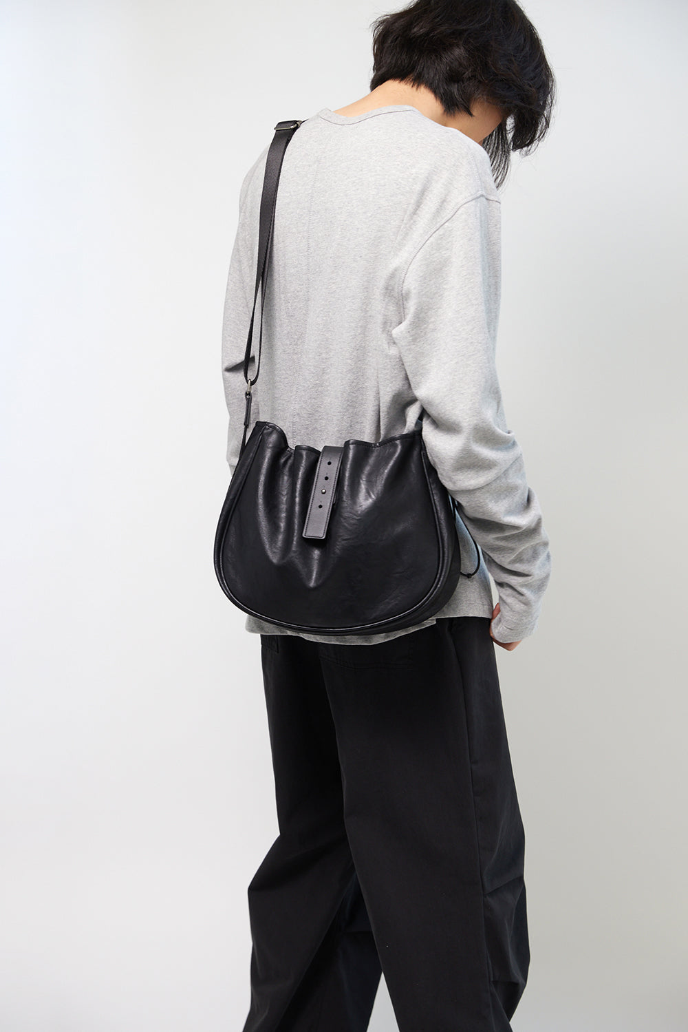 Hatchingroom - Wavy Bag Middle Faux Leather (Black) product image 8 | TRAB K-Fashion Australia