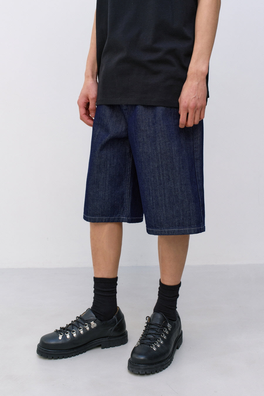 Insilence - Rinsed Bermuda Shorts (Rinsed) product image 4 | TRAB K-Fashion Australia