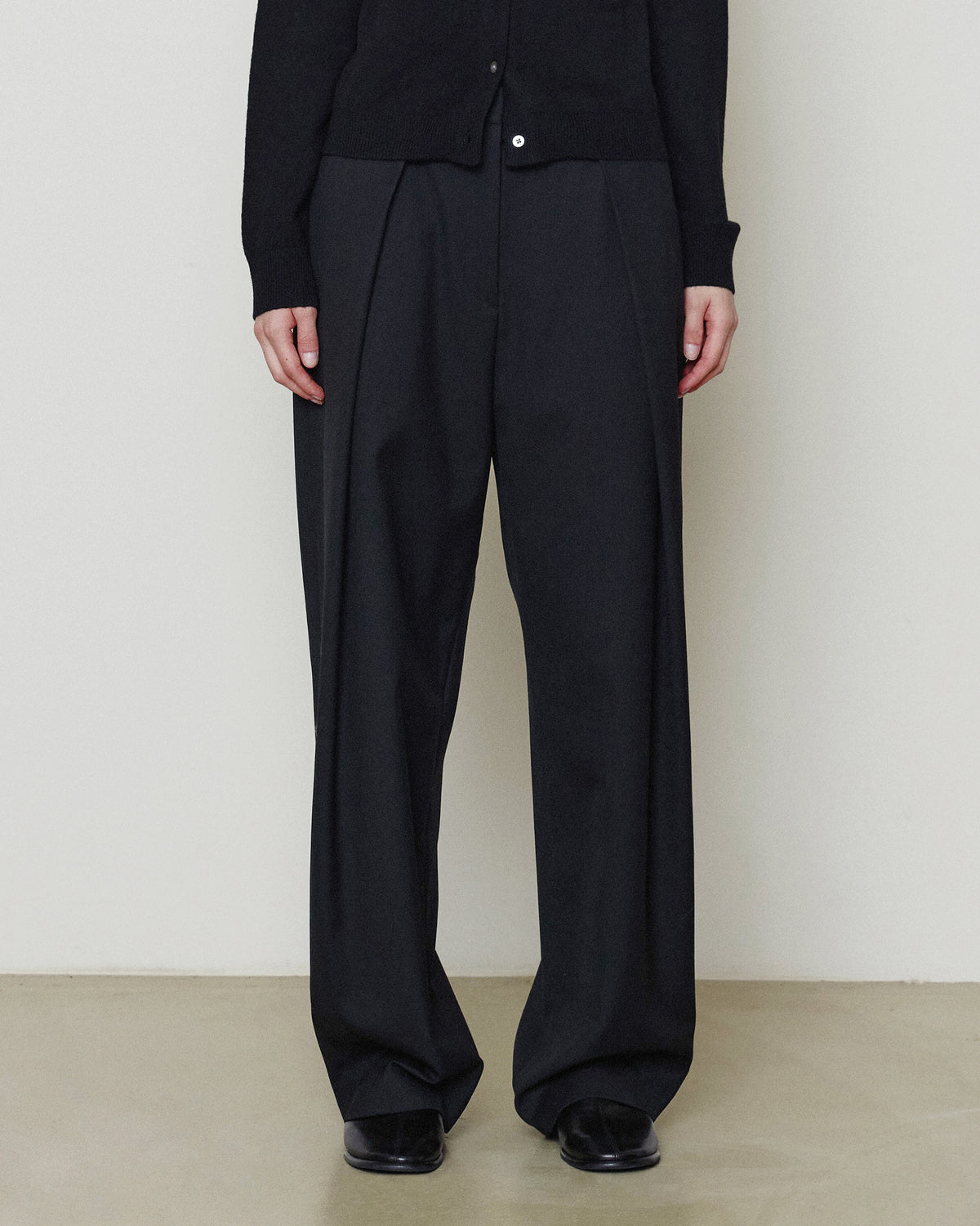 Brownyard - Wool Pleats Pants (Black) product image 3 | TRAB K-Fashion Australia
