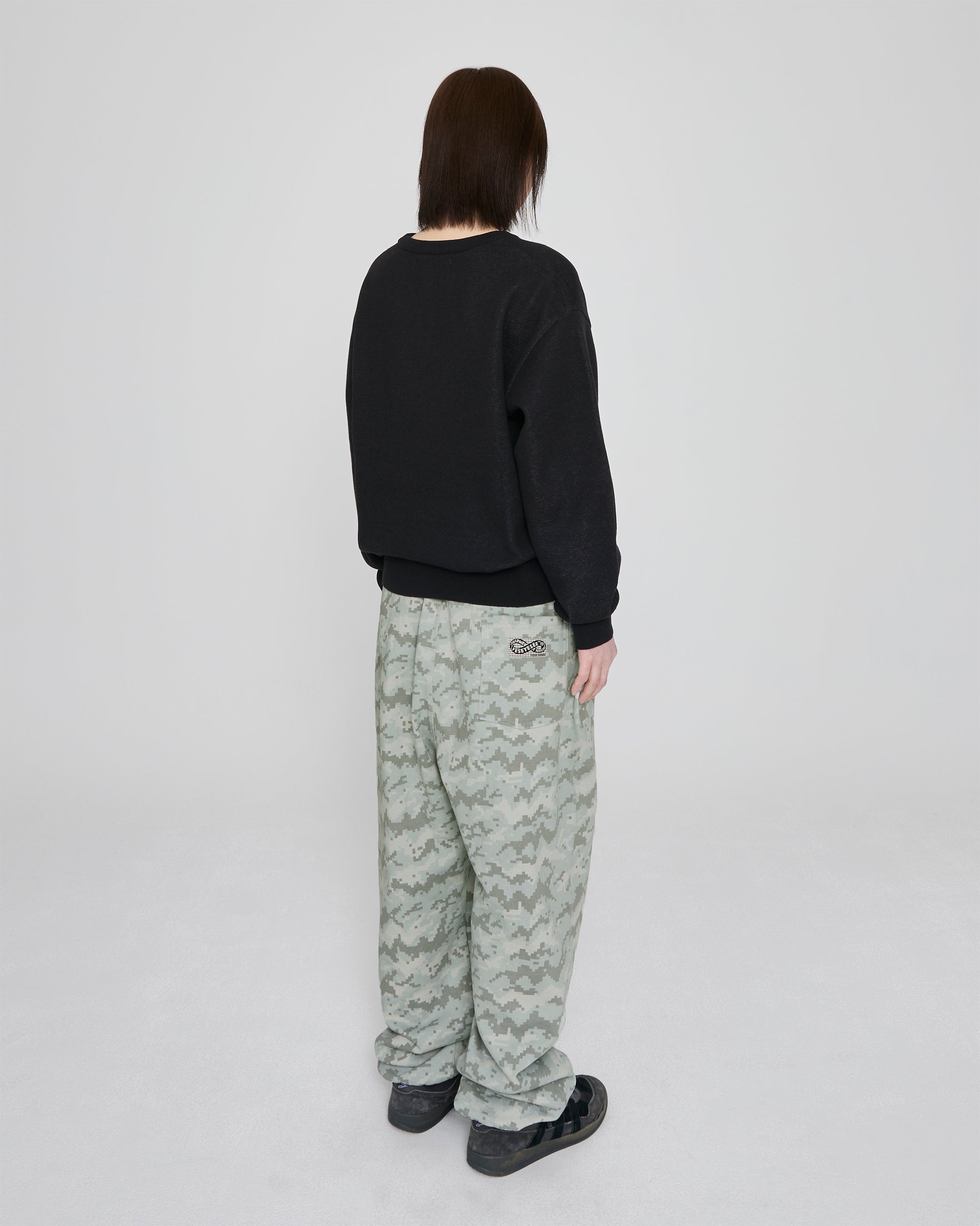 yeseyesee - Snail Logo Long Sleeve Knit Pullover (Black) product image 12 | TRAB K-Fashion Australia