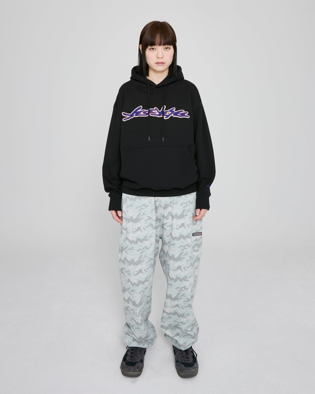 yeseyesee - Y.E.S Sign Logo Hoodie (Black) product image 10 | TRAB K-Fashion Australia