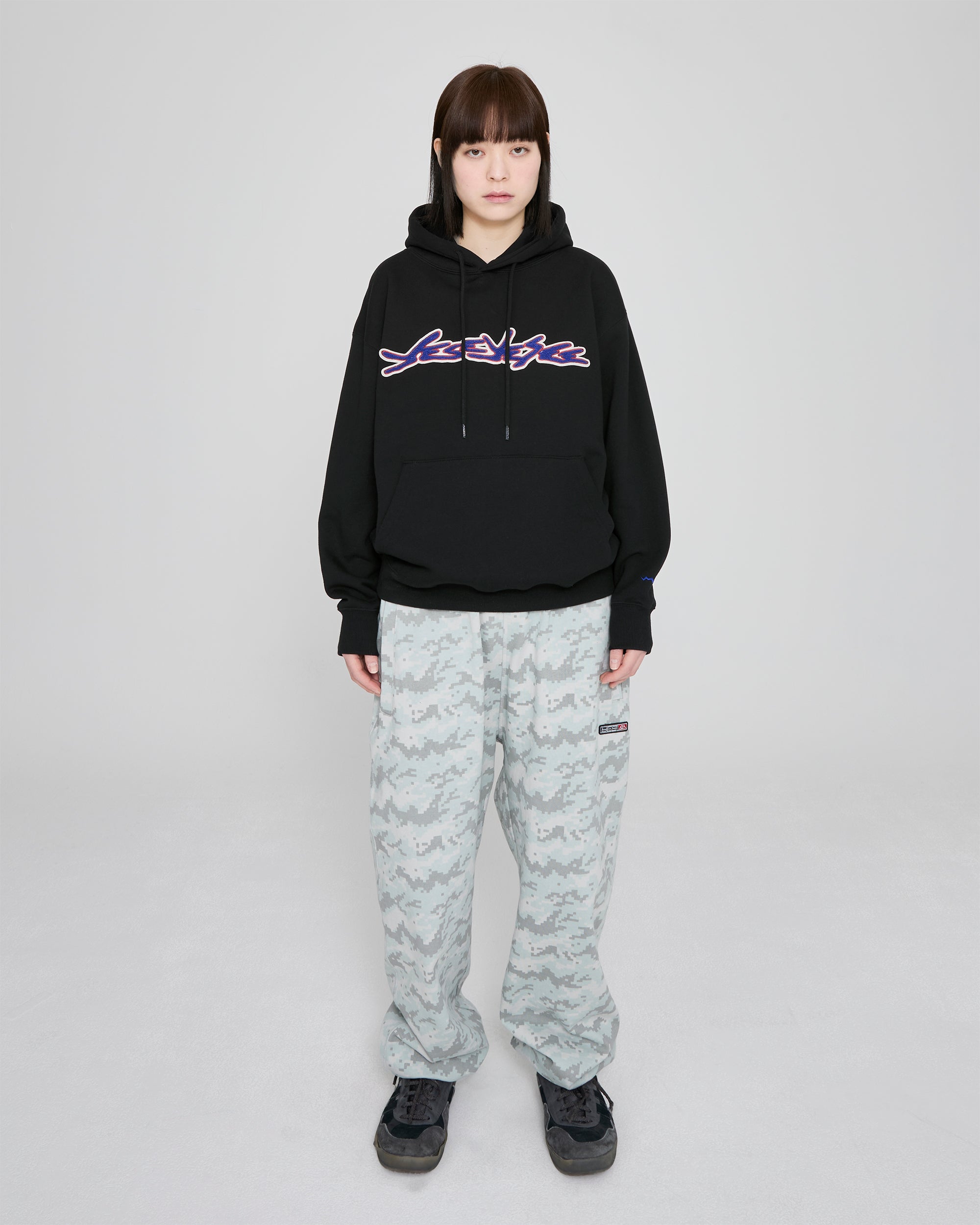 yeseyesee - Y.E.S Sign Logo Hoodie (Black) product image 10 | TRAB K-Fashion Australia