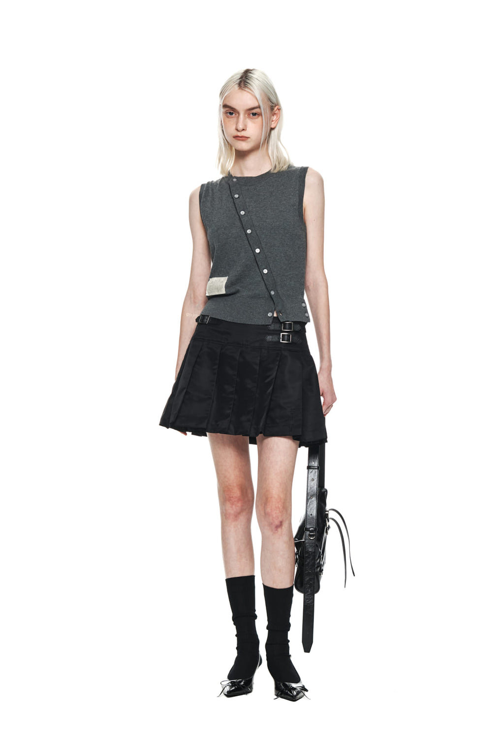 Matin Kim - Lowrise Pleats Mini Skirt (Black) product image 9 | TRAB K-Fashion Australia