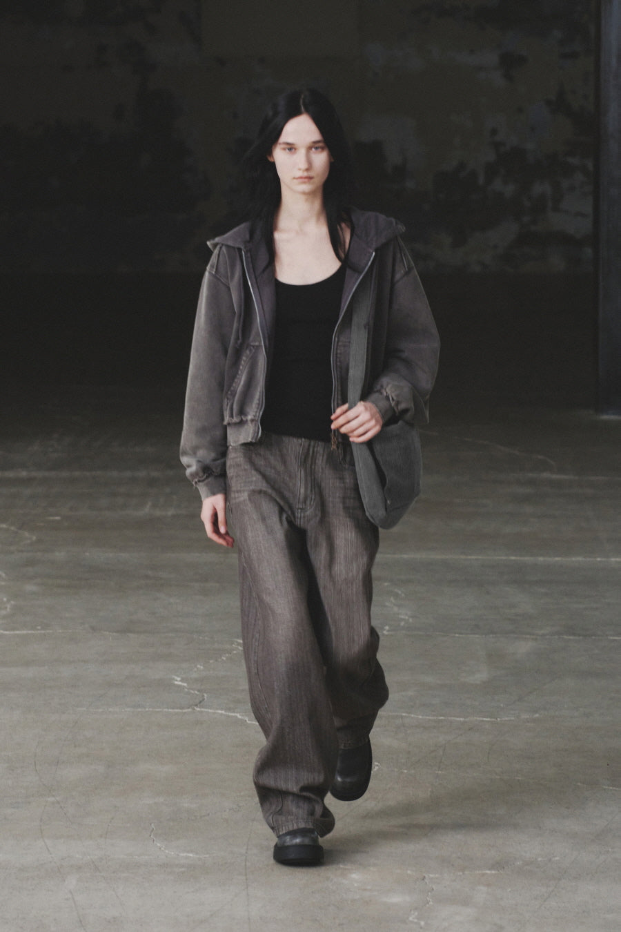 Insilence - Cotton Cut off Sling Bag (Charcoal) product image 2 | TRAB K-Fashion Australia
