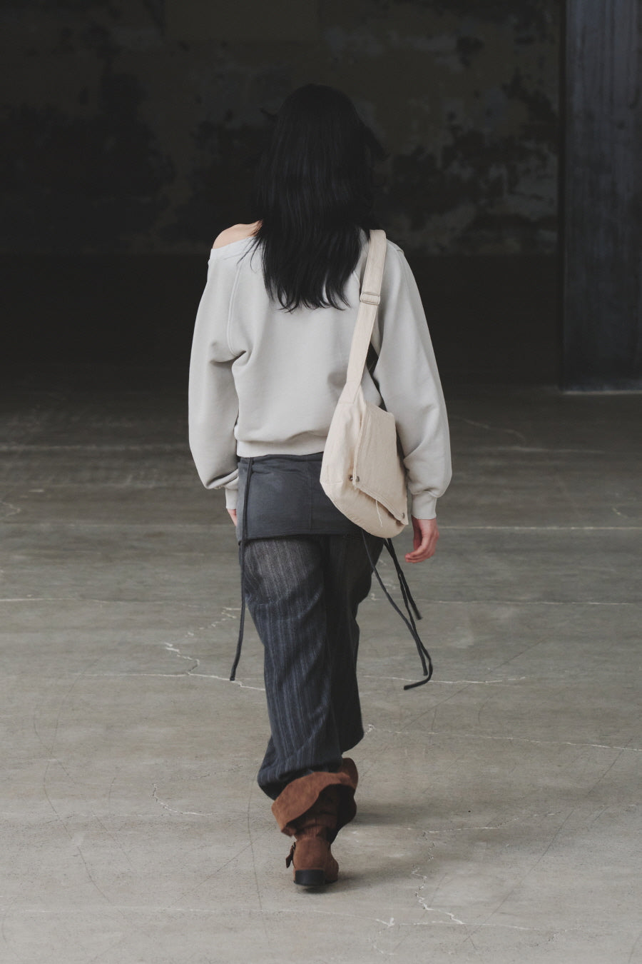 Insilence - Cotton Cut off Sling Bag (Beige) product image 3 | TRAB K-Fashion Australia